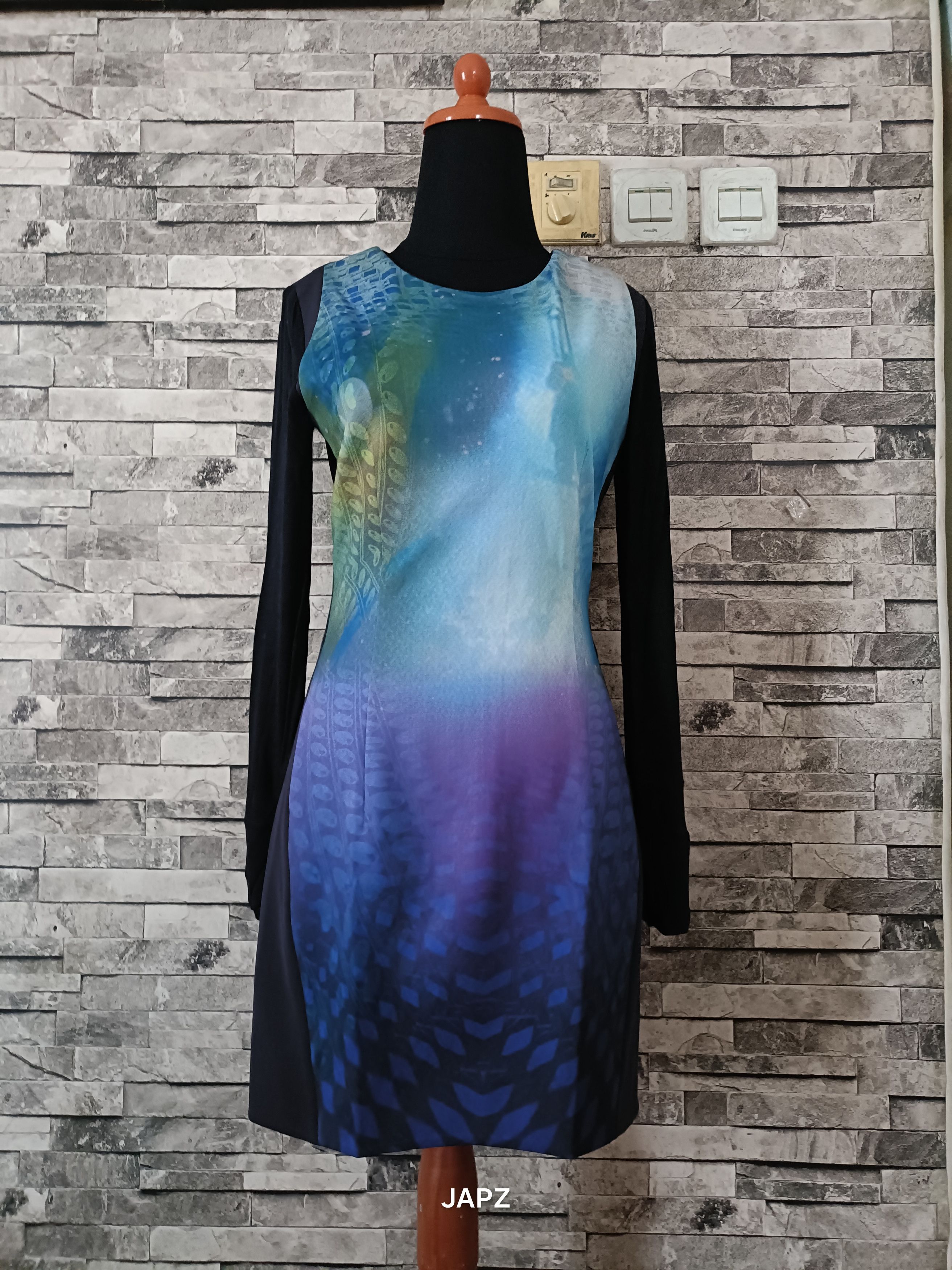 Sisley Sisley aurora slim fit bodycon midi dress Size M / US 6-8 / IT 42-44 - 2 Thumbnail