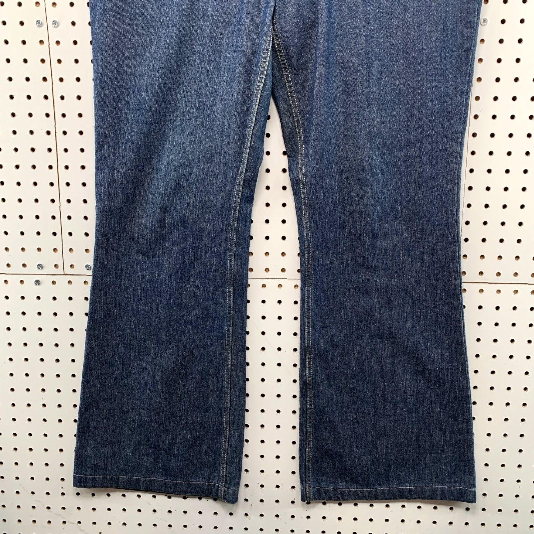Old Navy VINTAGE Old Navy Jeans Womens 14 Blue Flared 5-Pocket Denim 36x31 Y2K Front Patch Pockets 90s Style Men/Women? Size 36" / US 14 / IT 50 - 3 Thumbnail