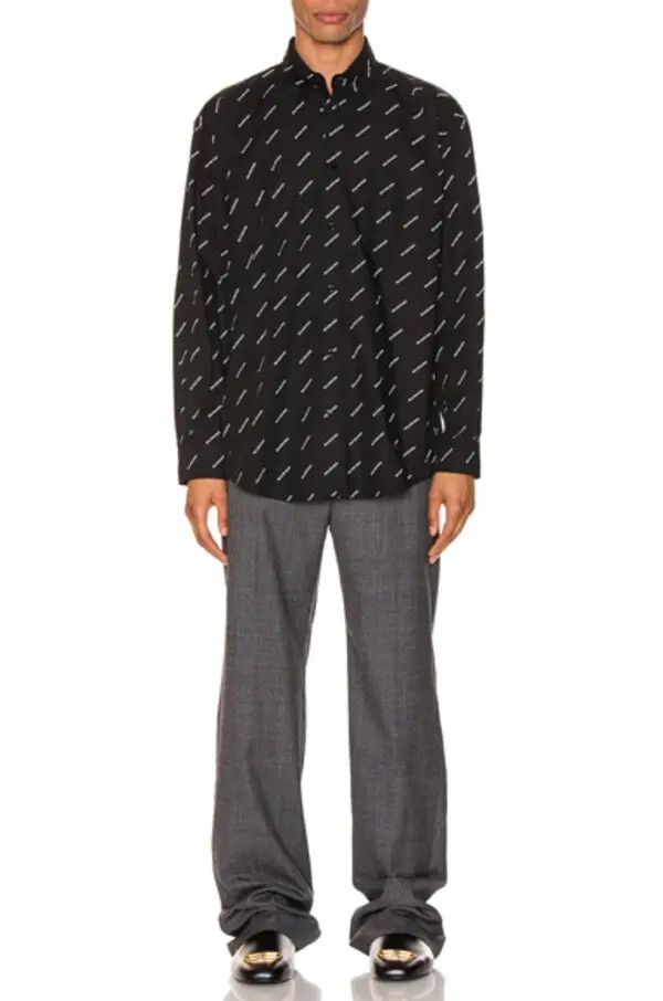Balenciaga o1la1rc1a1124 Normal Fit Allover Logo Shirt in Black/White Size US S / EU 44-46 / 1 - 5 Thumbnail