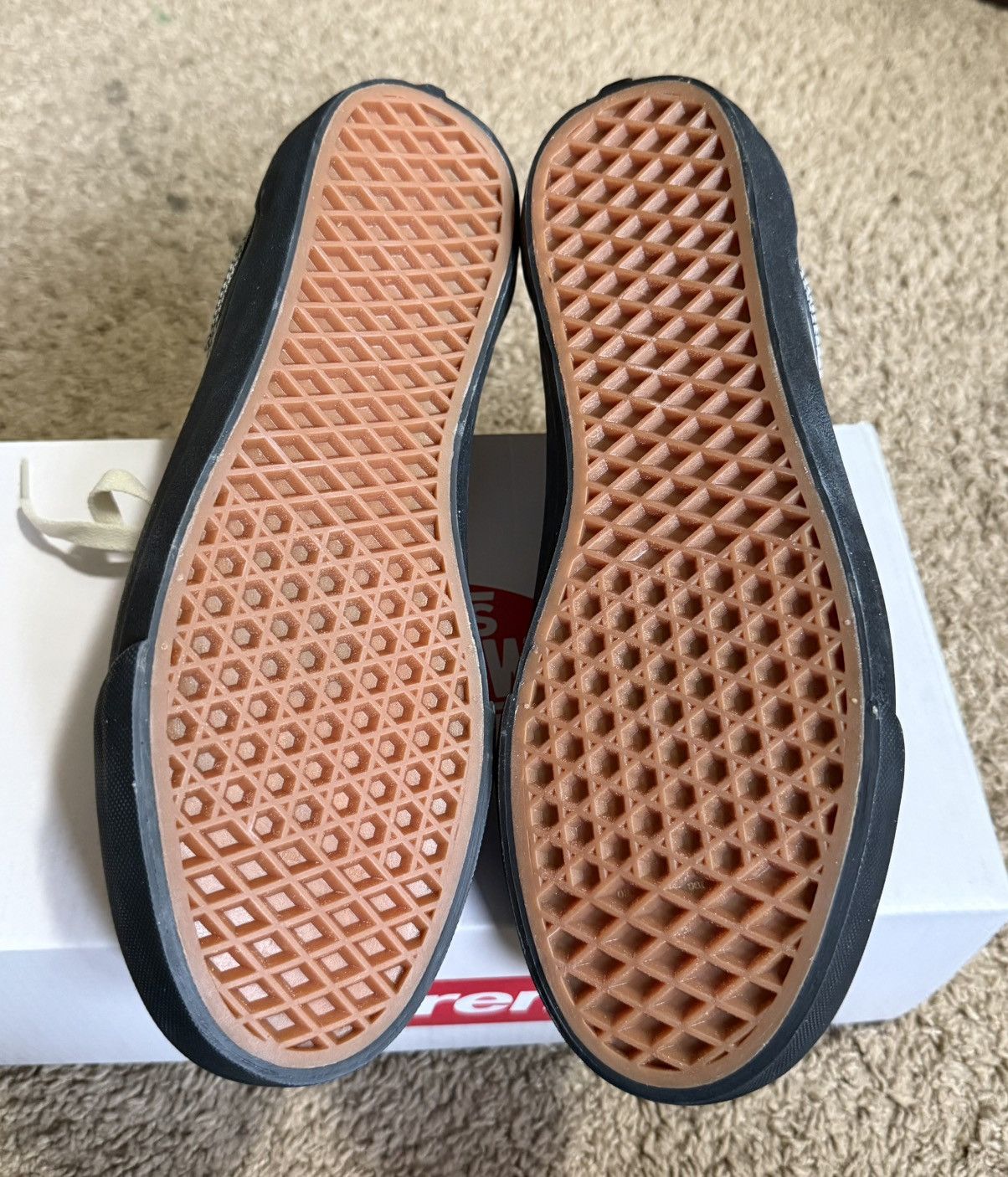 Supreme × Vans Supreme X Vans “Grid” White Gum bottom Size US 10 / EU 43 - 7 Thumbnail
