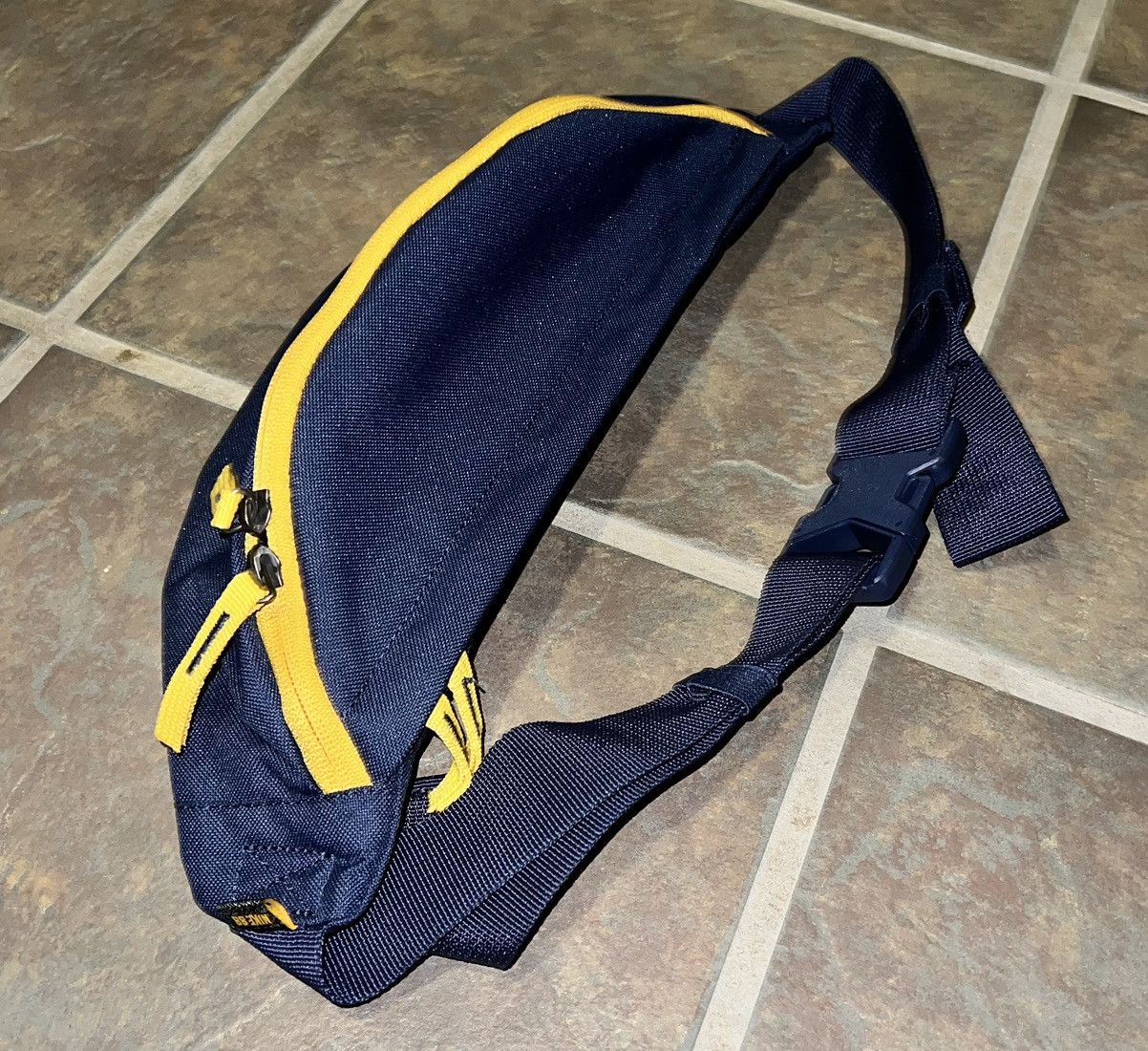Nike NIKE SB Waistpack / Crossbody (NEW) Size ONE SIZE - 7 Thumbnail