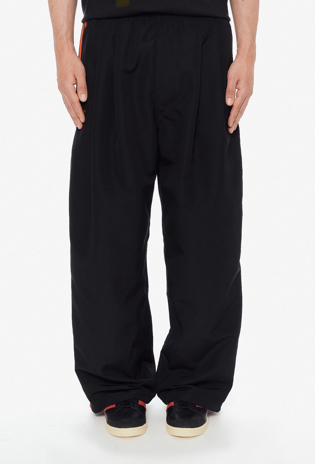 ウォーキング・ランニングウェア adidas WILLY CHAVARRIA WOVEN TRACK PANTS 0400022817420_DARKMARINE?wid=