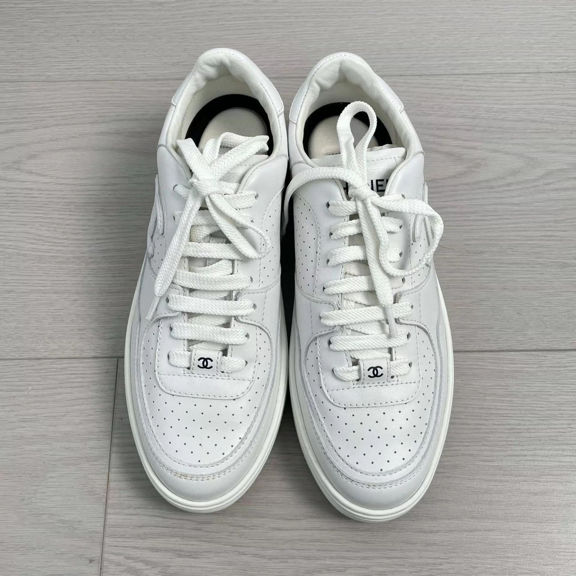 Chanel Chanel white calfskin sneakers size 37 Size US 6.5 / IT 36.5 - 3 Thumbnail