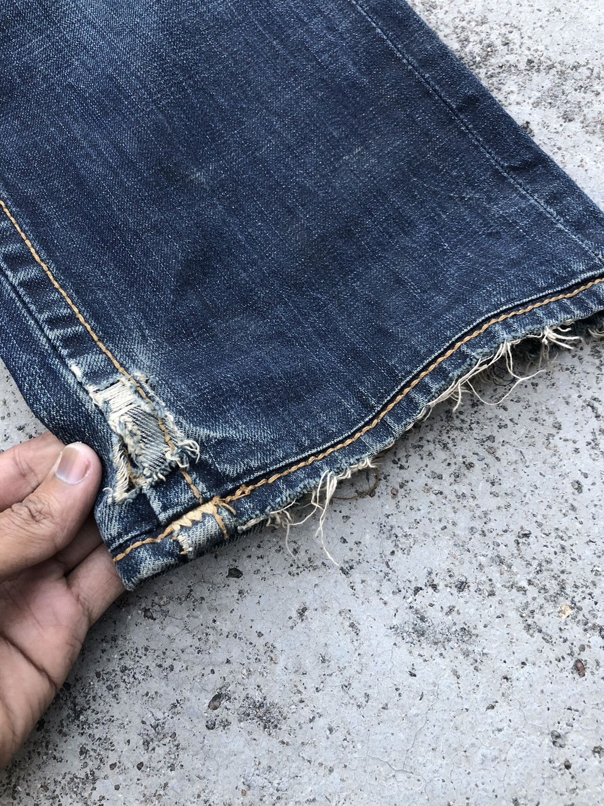 True Religion TRUE RELIGION WASHED BLUE DENIM Size US 31 - 6 Thumbnail