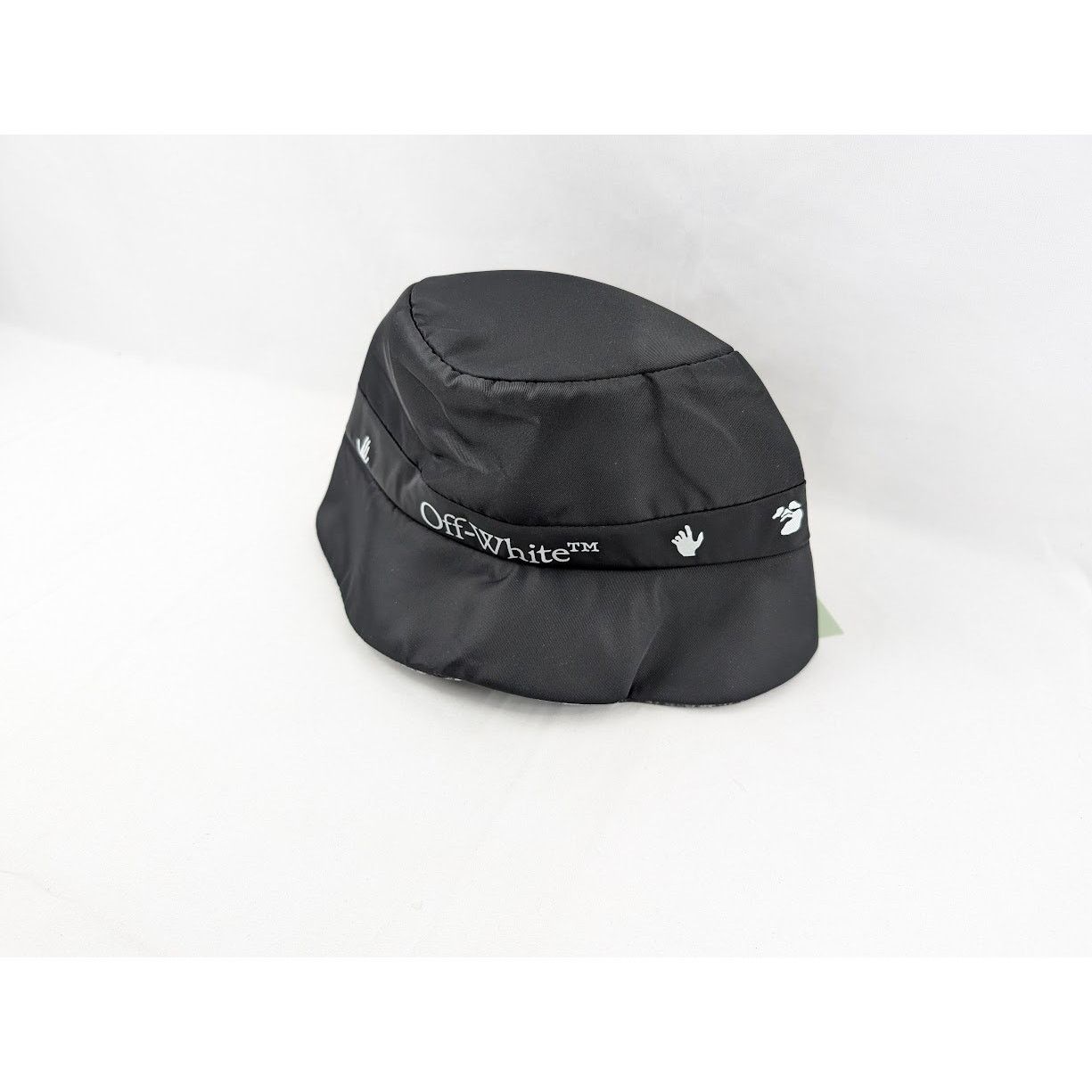 Off-White o1rshd1 Size: OS Logo Viscose Rain Cap in Black / White Size ONE SIZE - 15 Thumbnail