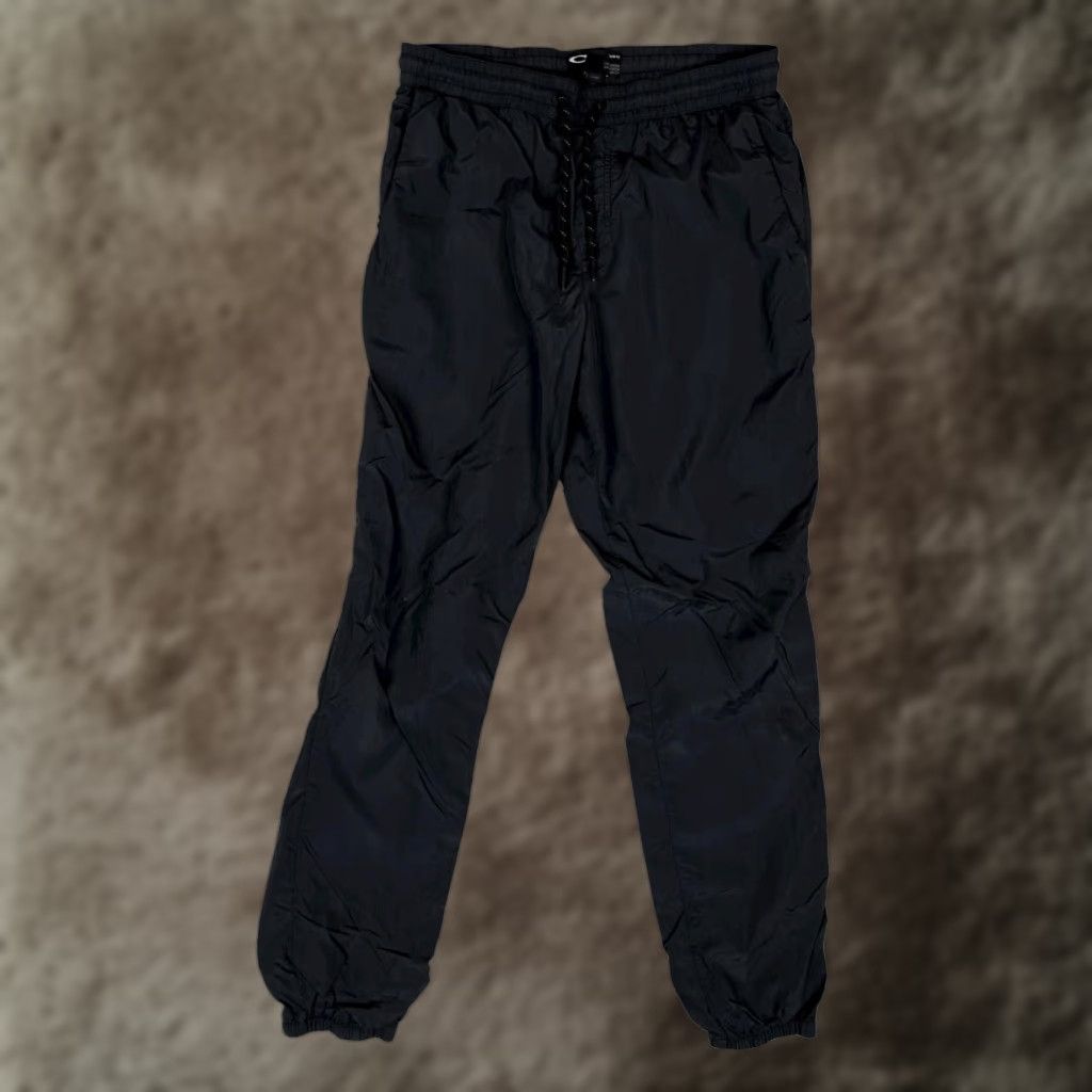 Oakley VTG Oakley Jogger Pants Mens Small Black Nylon Elastic Cuff Drawstring Pockets Regular Fit 90s Size US 29 - 1 Thumbnail