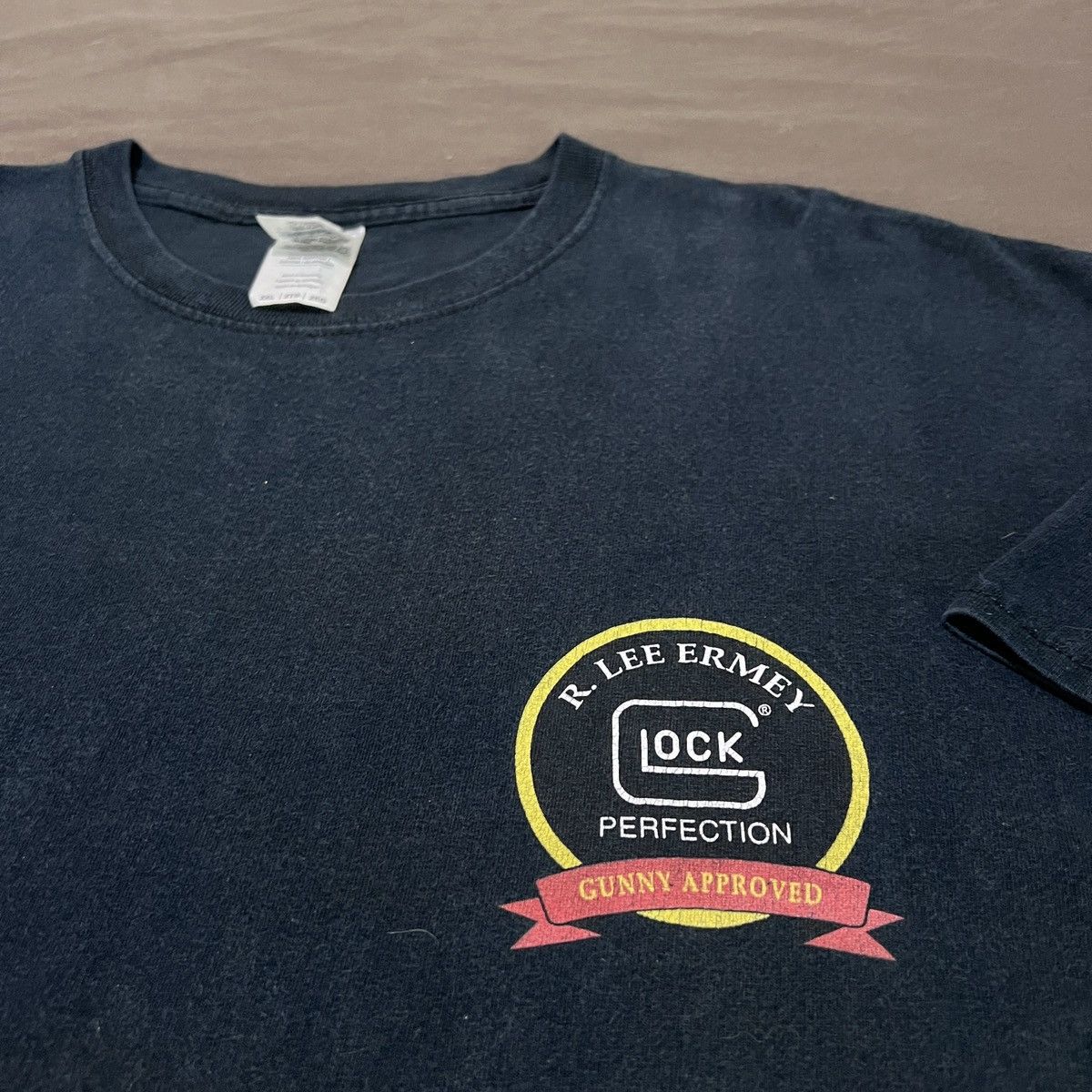 Vintage Vintage Y2K Glock Perfection Pistol Handgun Drill Tee 2XL Size US XXL / EU 58 / 5 - 6 Thumbnail