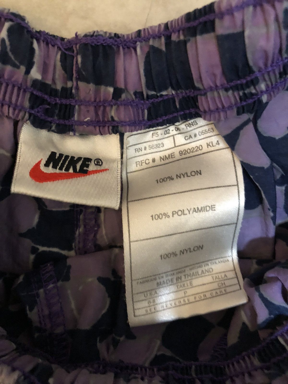 Nike rare vintage 90s nike abstract geometric art shorts purple Size US 28 / EU 44 - 4 Thumbnail