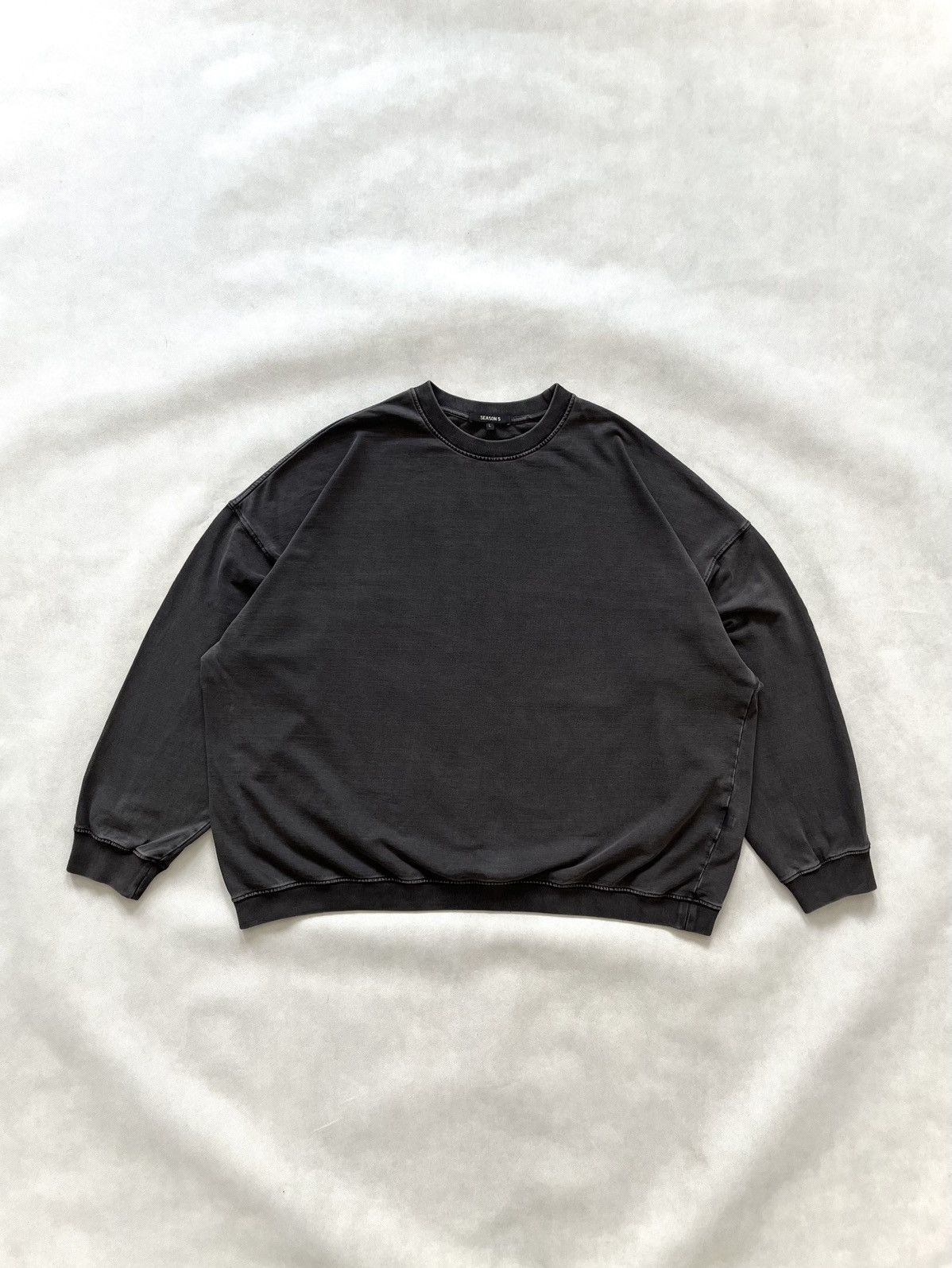 Yeezy YEEZY Season 5 Washed Dark Grey Blank Boxy Fit Crewneck Size US L / EU 52-54 / 3 - 1 Thumbnail