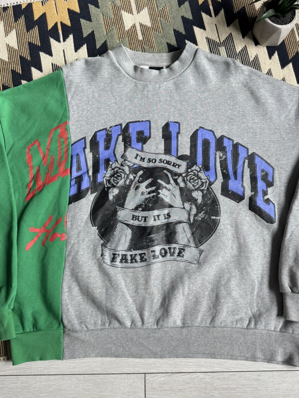 Band Tees BTS Oversized Band “Fake Love” Seeatshirt Size US L / EU 52-54 / 3 - 5 Thumbnail
