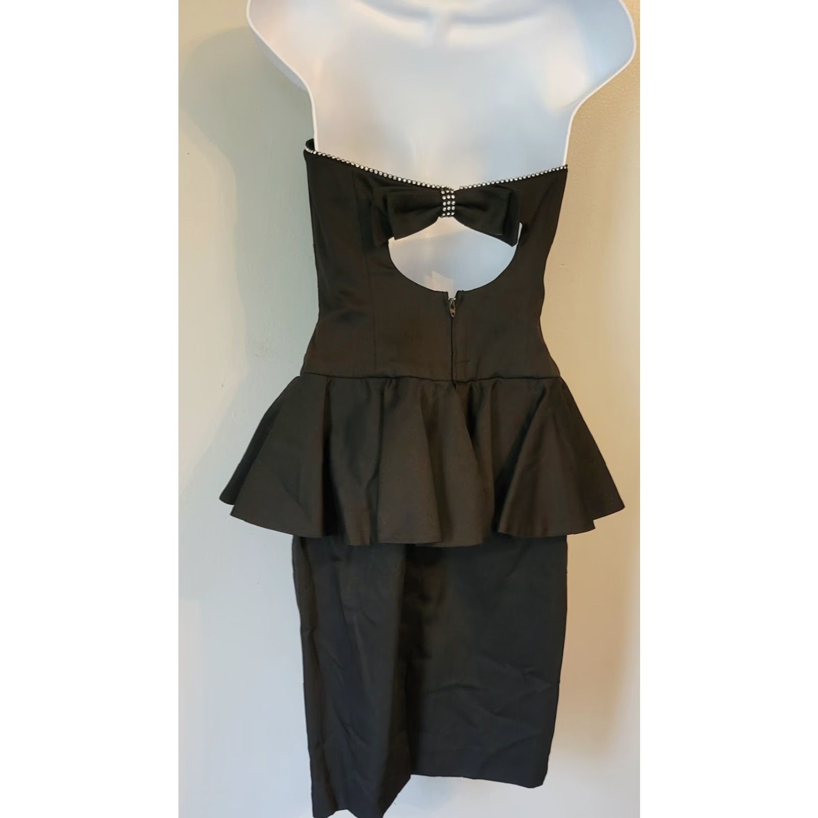 Vintage VINTAGE Lillie Rubin Dress Strapless Black Peplum Rhinestone Bow Back 4 Pencil 80s Short Womens Size S / US 4 / IT 40 - 3 Thumbnail