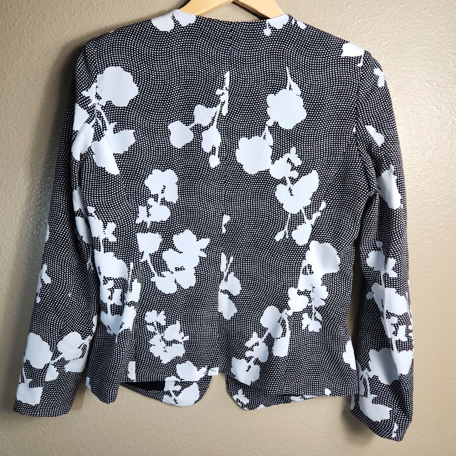 Vintage Attention Womens |8| VTG Black/White Floral Open Front Blazer Jacket (NWT/NOS) Size M / US 6-8 / IT 42-44 - 7 Thumbnail