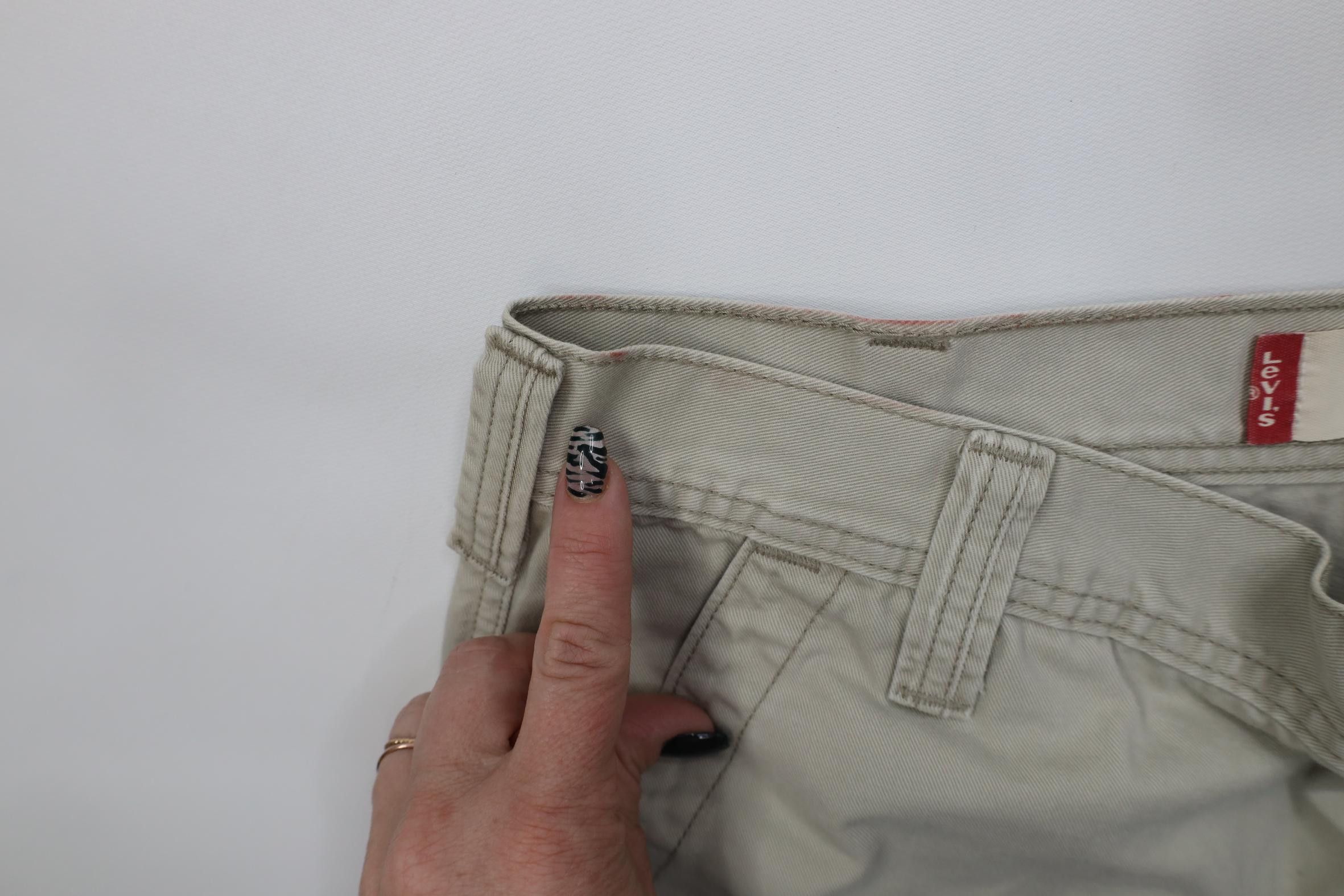 Levi's Vintage Y2K 2004 Levis Baggy Fit Cargo Shorts Beige Khaki Size US 34 / EU 50 - 8 Thumbnail