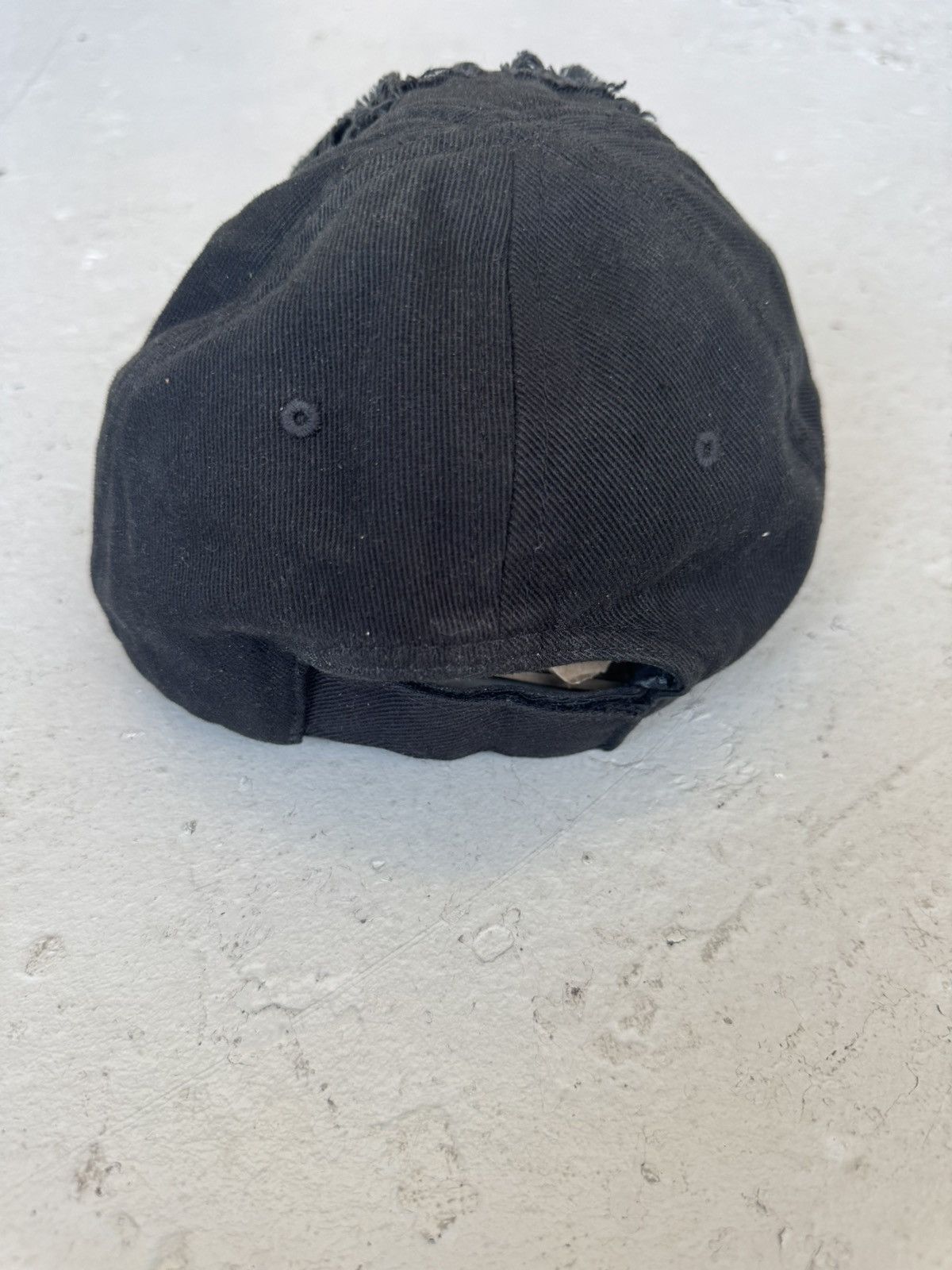 Balenciaga Balenciaga Distressed Sabotage Cap Size ONE SIZE - 4 Thumbnail