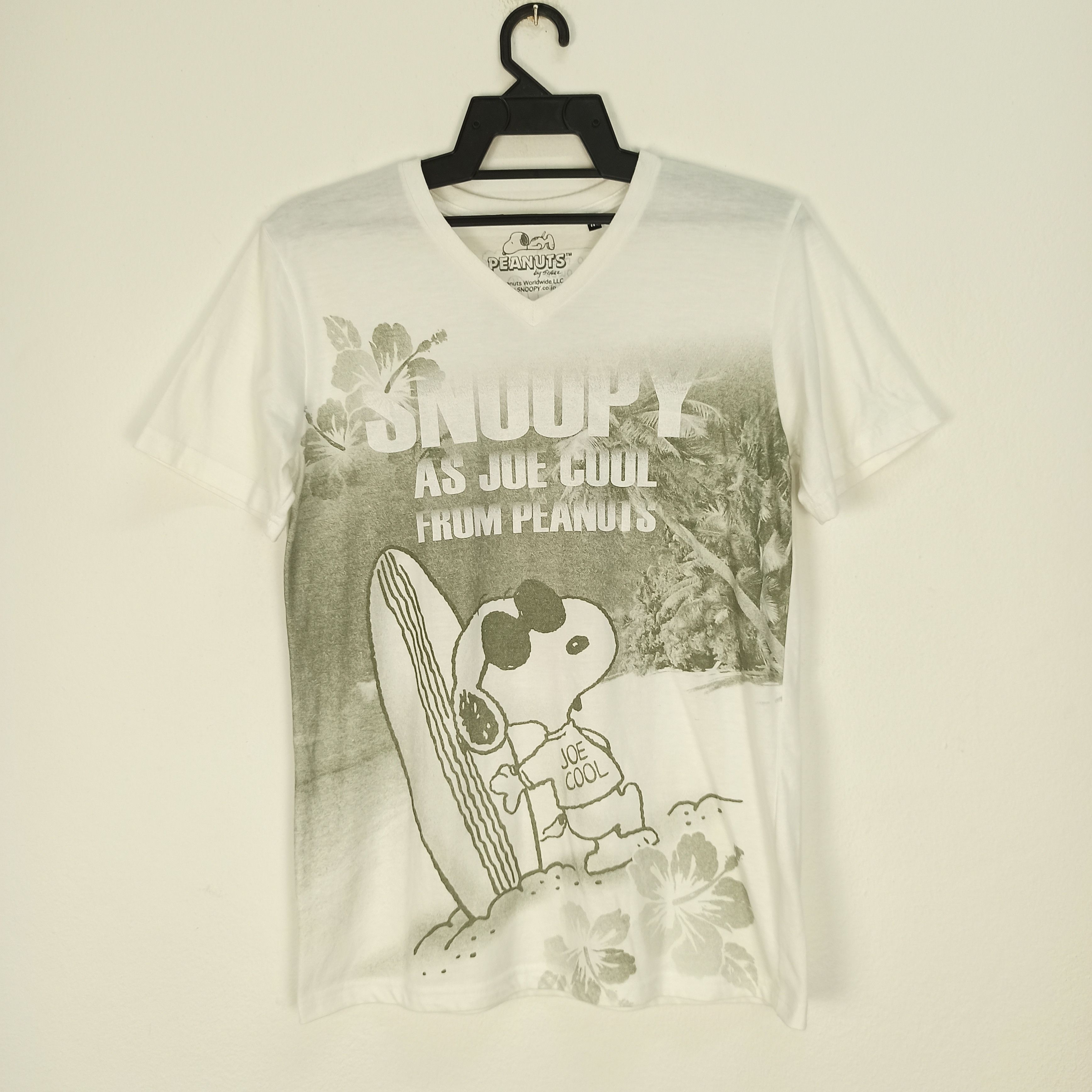 Peanuts RARE PEANUTS SNOOPY V NECK TSHIRT Size US S / EU 44-46 / 1 - 1 Thumbnail