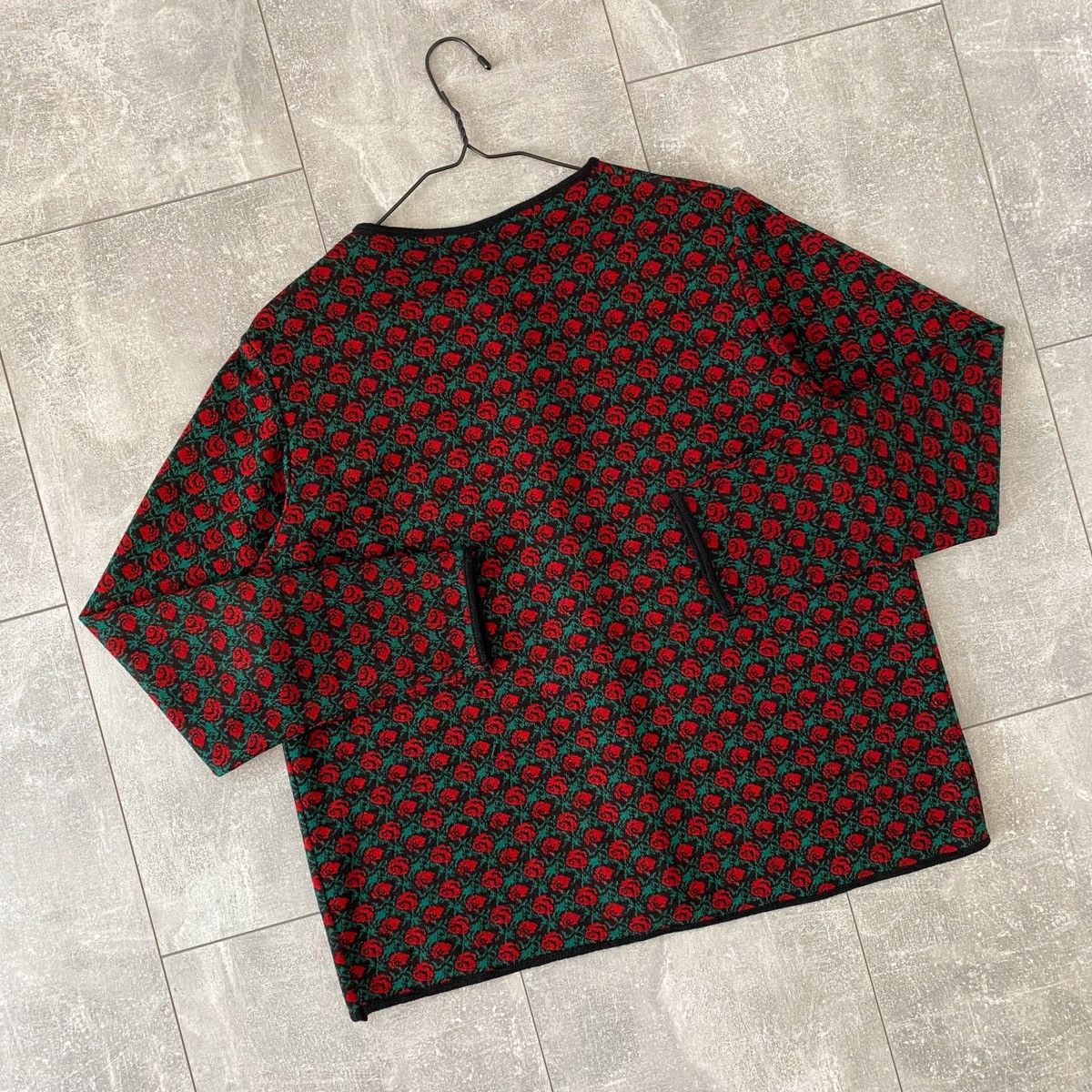 Japanese Brand 90s Vintage Japanese Unisex Hand Knit Roses Cardigan Size M / US 6-8 / IT 42-44 - 6 Thumbnail