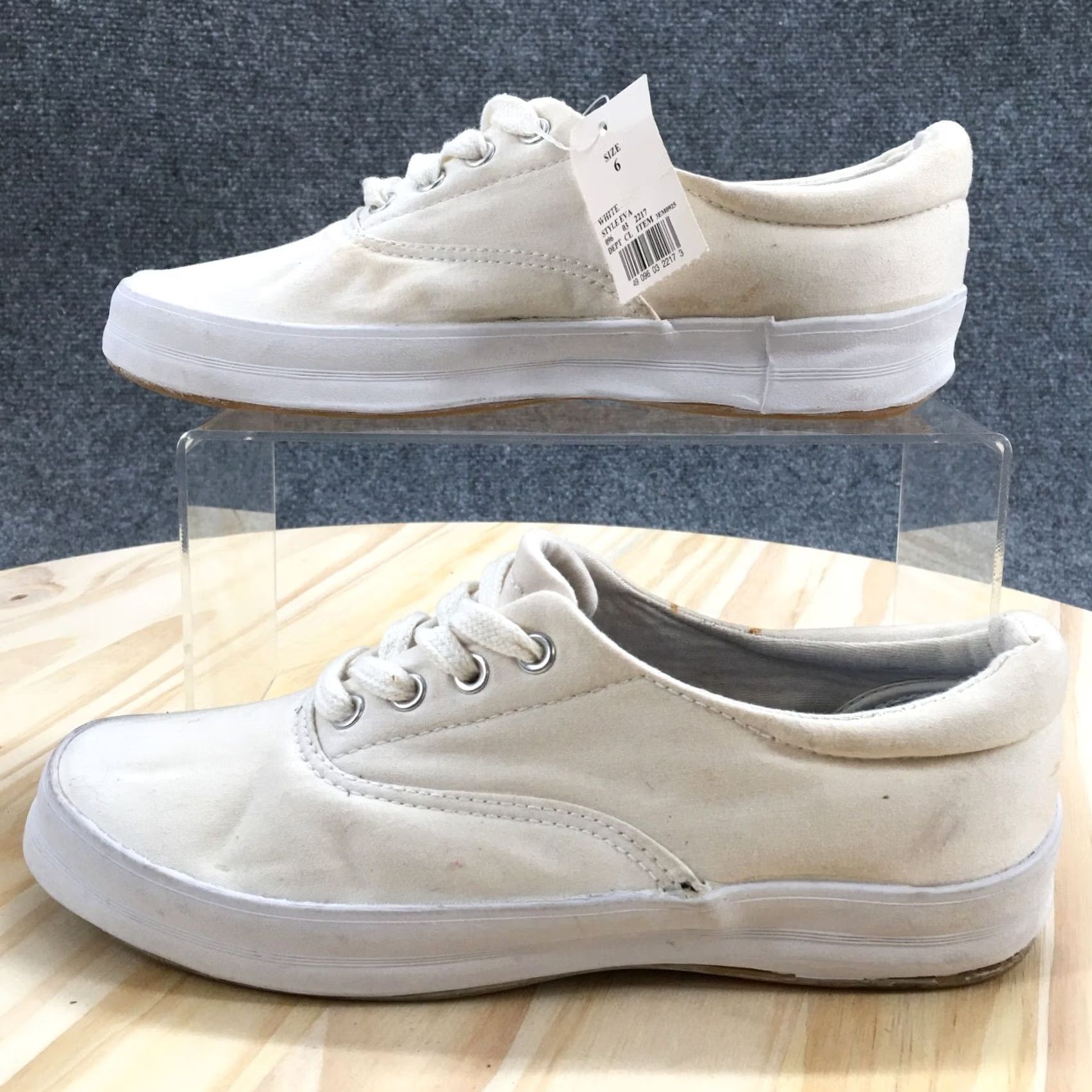 Cherokee Cherokee Sneakers Womens 6 White Lace Up Low Top Canvas Casual Comfort Shoes Size M / US 6-8 / IT 42-44 - 2 Thumbnail