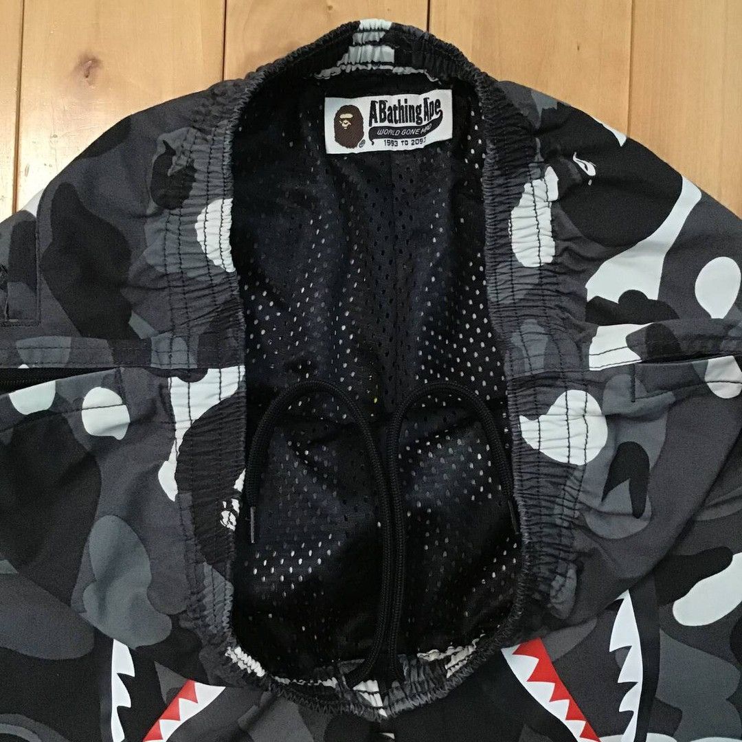 Bape 💫Glow in the dark💫 BAPE city camo shark shorts APE ★size M Size US 32 / EU 48 - 8 Thumbnail