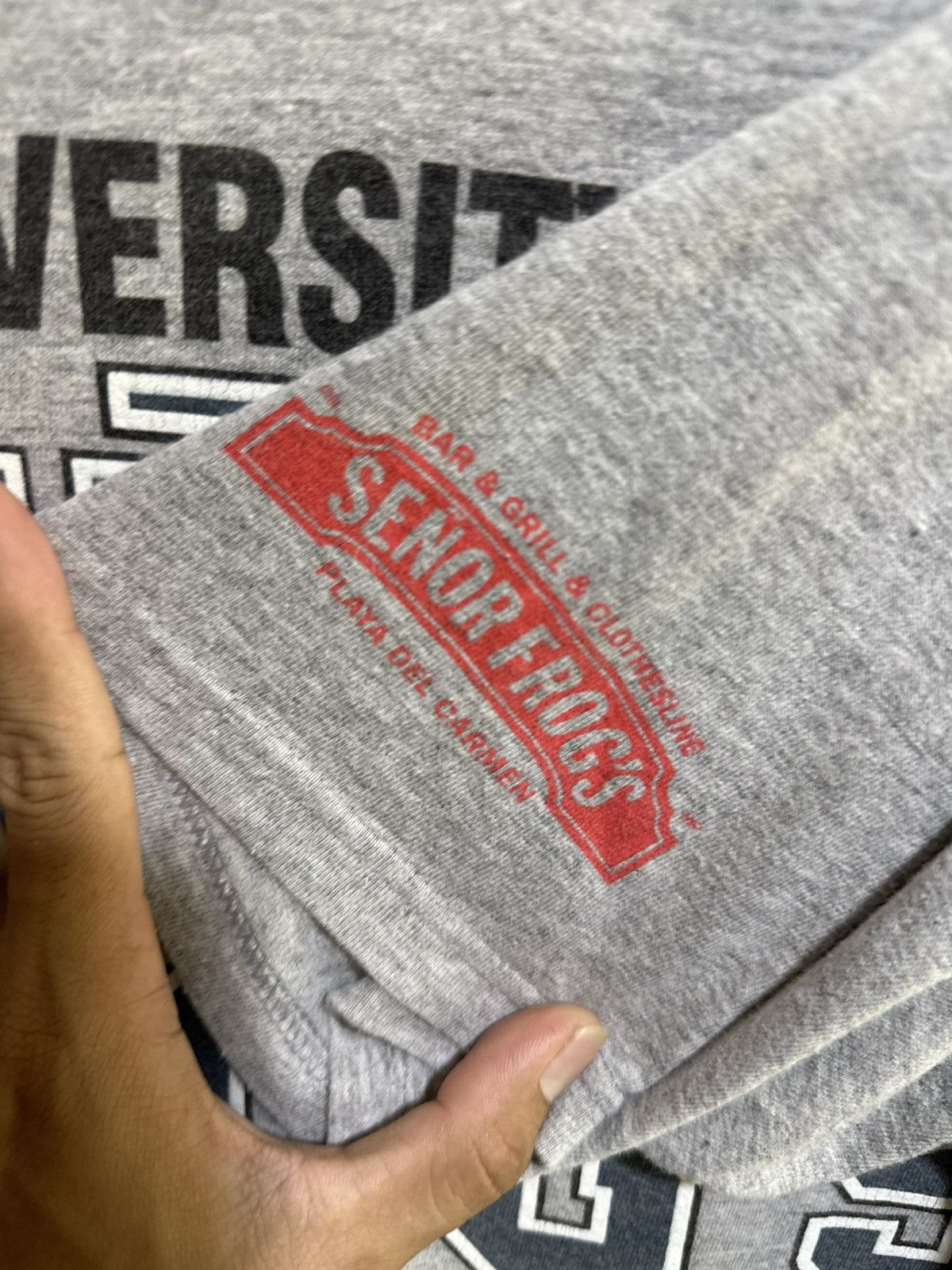Vintage Vintage University Of Senor Frog’s Tee Size US XL / EU 56 / 4 - 3 Thumbnail