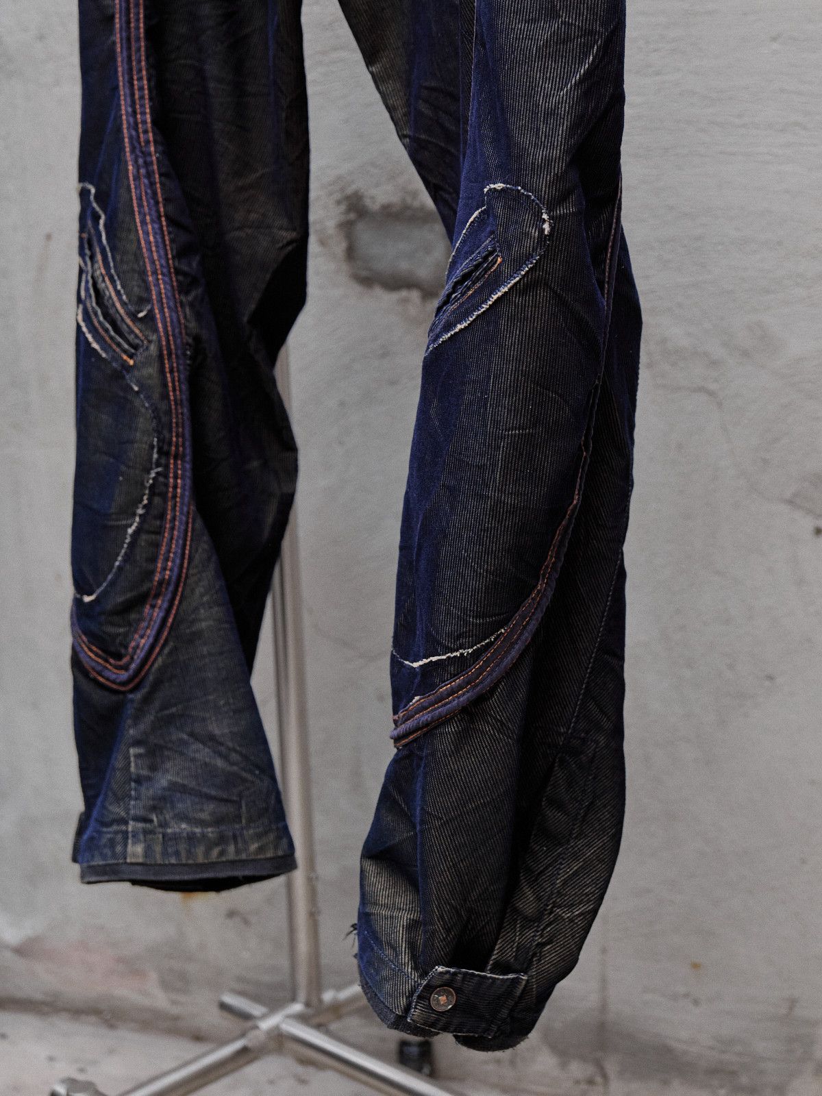 Marithe + Francois Girbaud Marithe + Francois Girbaud 2000's 3D Cargo Pants - Navy Size US 32 / EU 48 - 6 Thumbnail