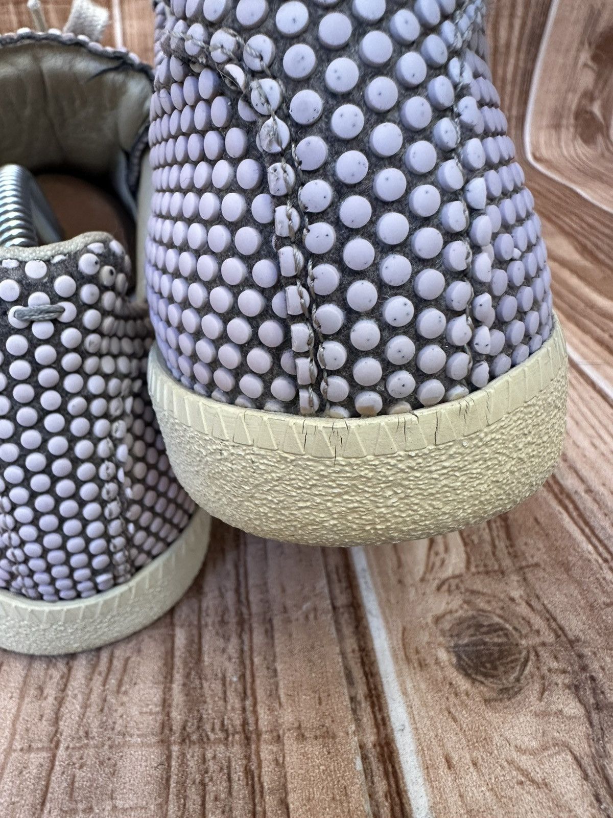 Maison Margiela Maison Margiela Replica Textured Polka Dot Sneaker Lowtops Size US 8 / EU 41 - 14 Thumbnail