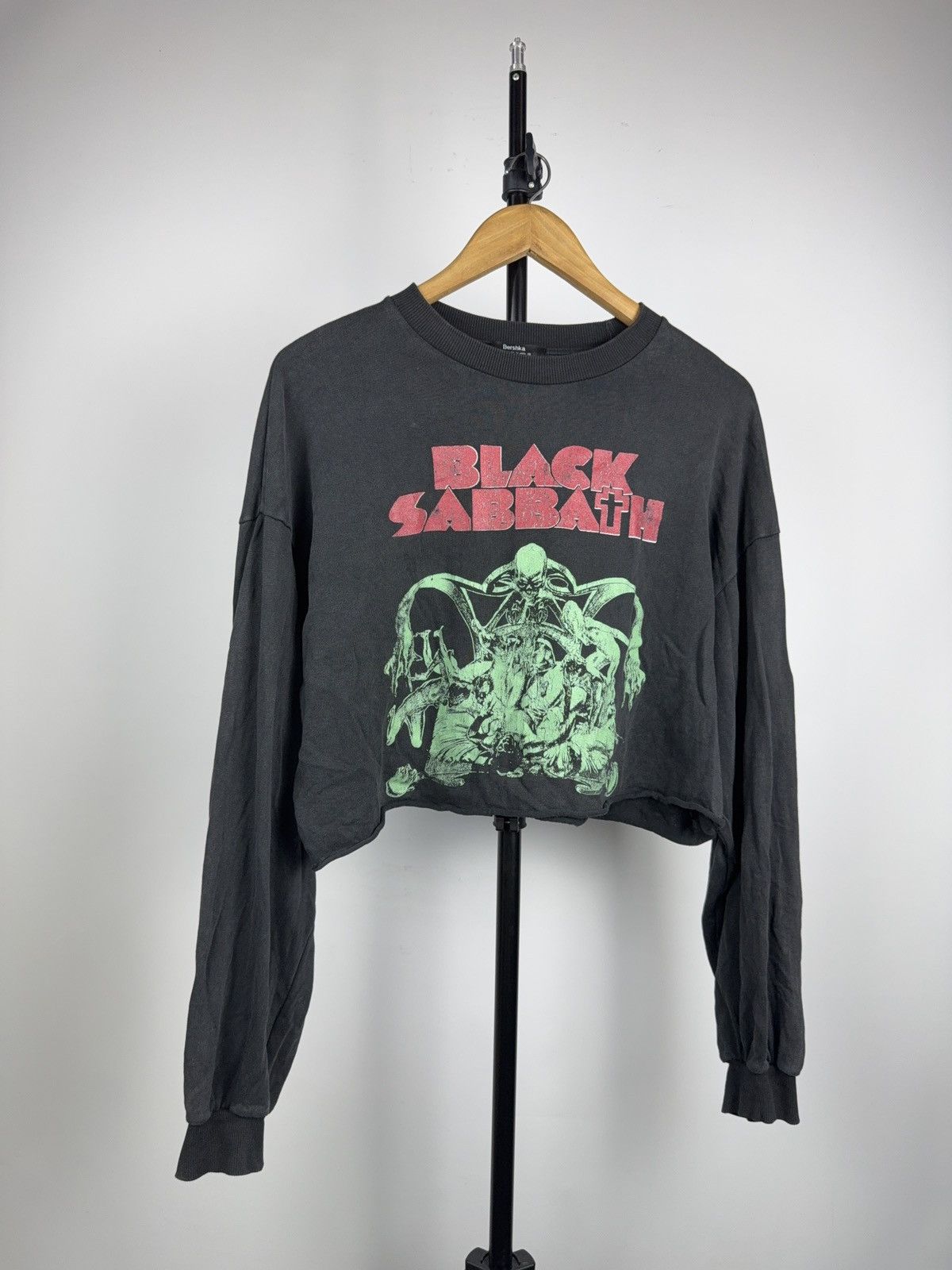 Black Sabbath 2019 Black Sabbath Band Cropped Long Sleeve Tee Bershka Y2K Size L / US 10 / IT 46 - 1 Thumbnail