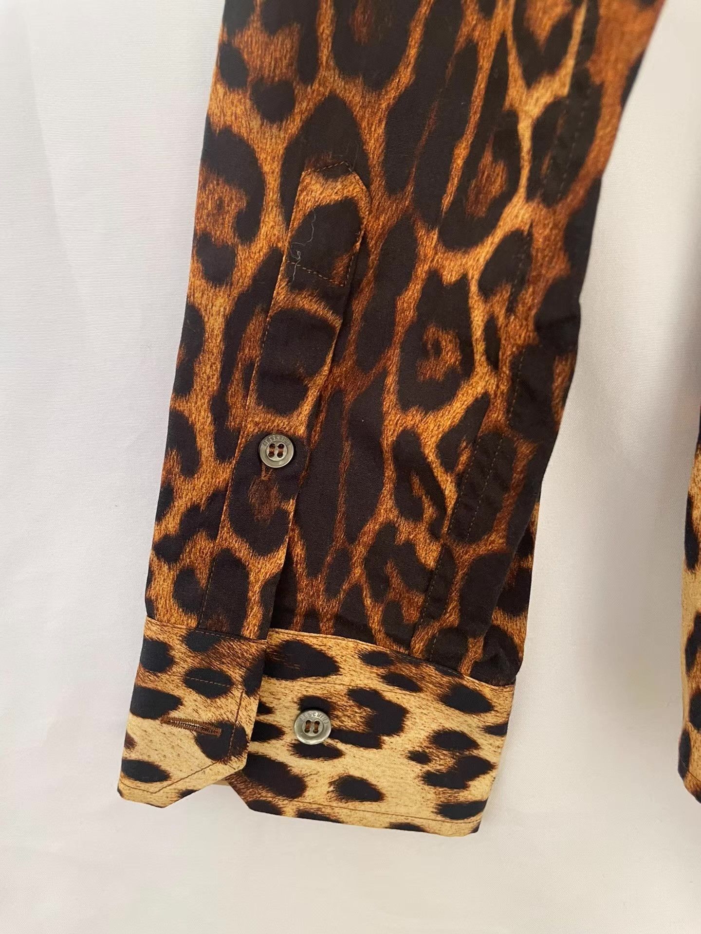 Moschino Moschino Men's Leopard Print Shirt Ｑ21 Size US M / EU 48-50 / 2 - 4 Thumbnail