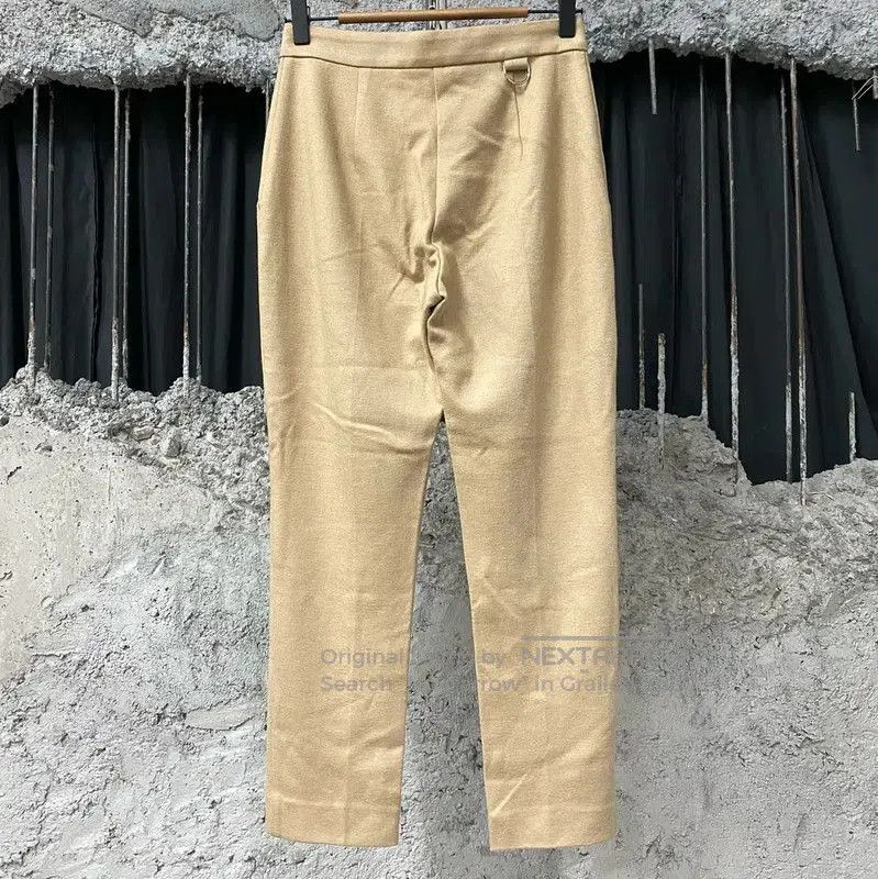 Max Mara MaxMara Casual Khaki Wool Trousers for Women . Size 28" / US 6 / IT 42 - 2 Thumbnail