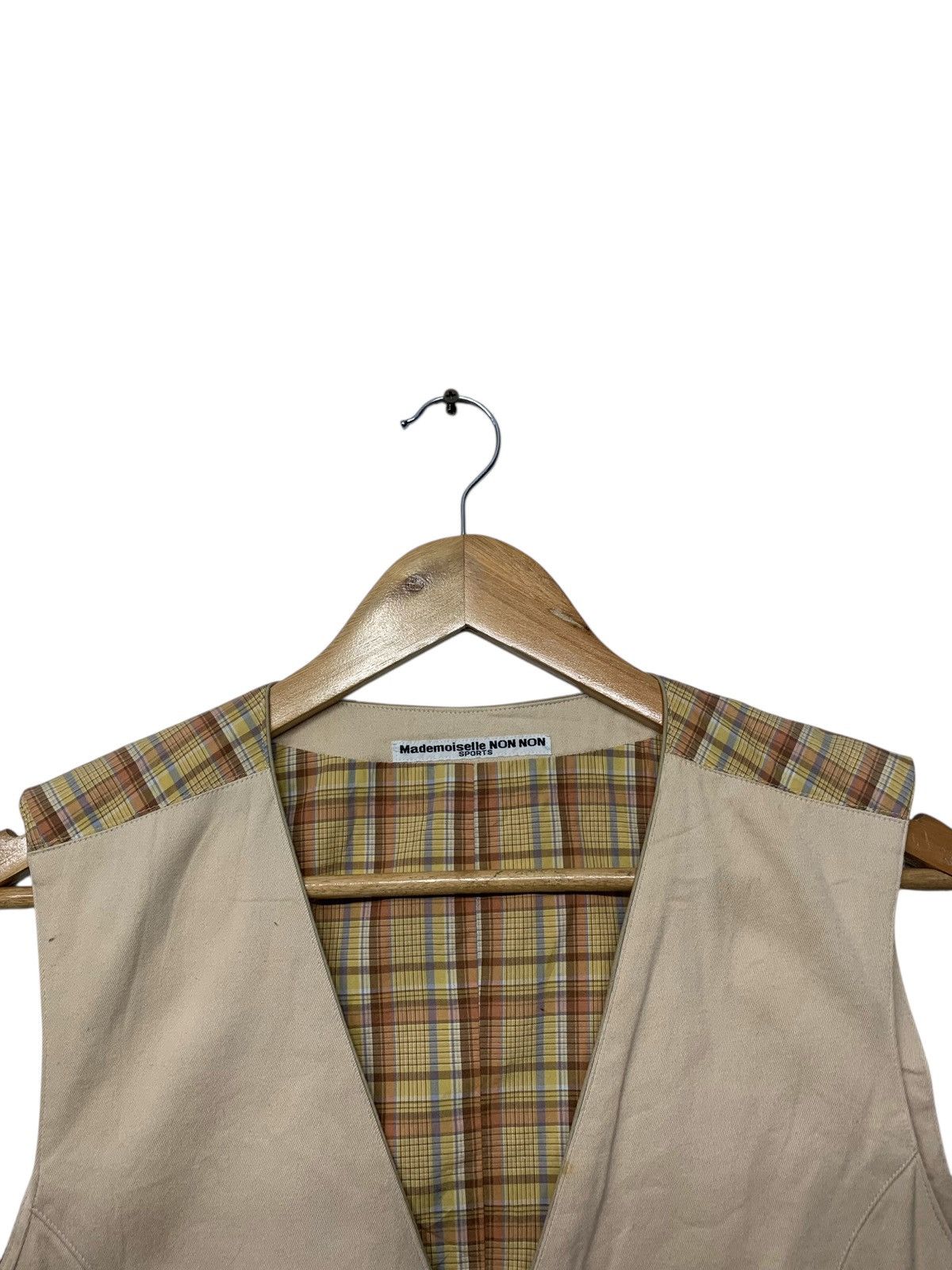 Mademoiselle Non Non Vintage Mademoiselle Non Non Issey Miyake Vests Size US S / EU 44-46 / 1 - 4 Thumbnail