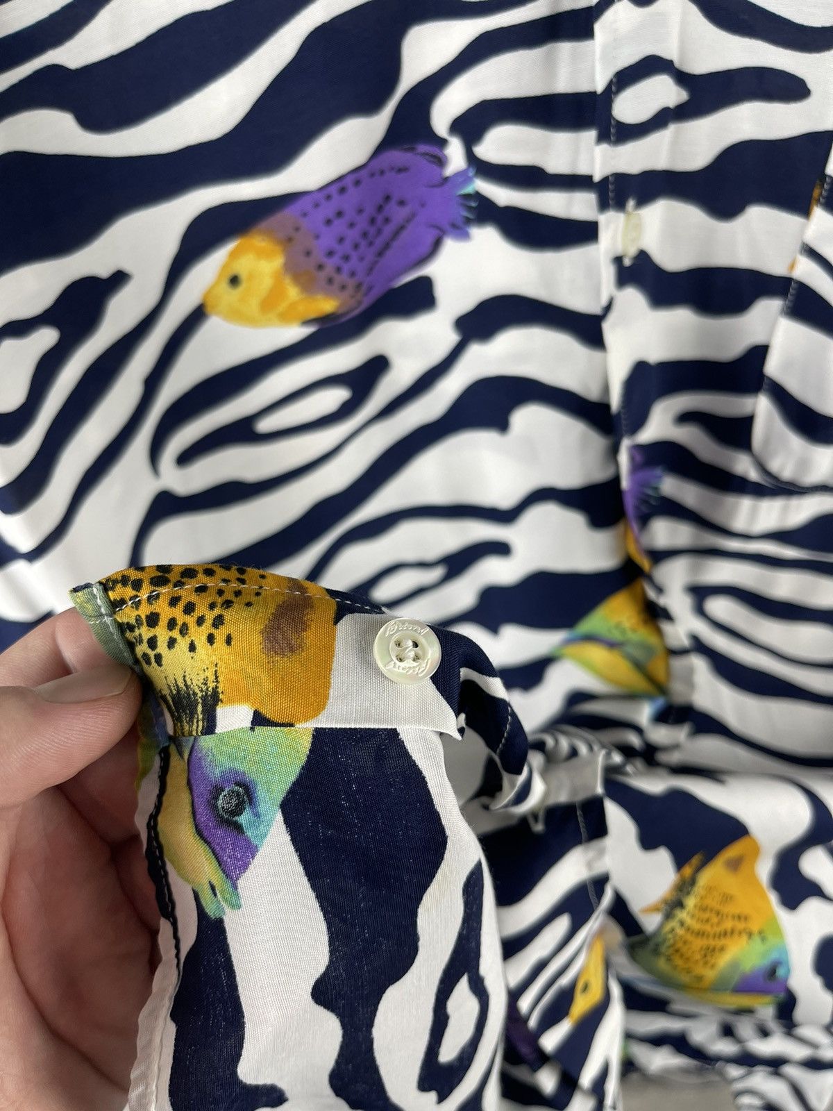 Brioni Vintage Brioni Sport Shirt 90s Rayon Zebra Fish Short Sleeve Size US L / EU 52-54 / 3 - 7 Thumbnail