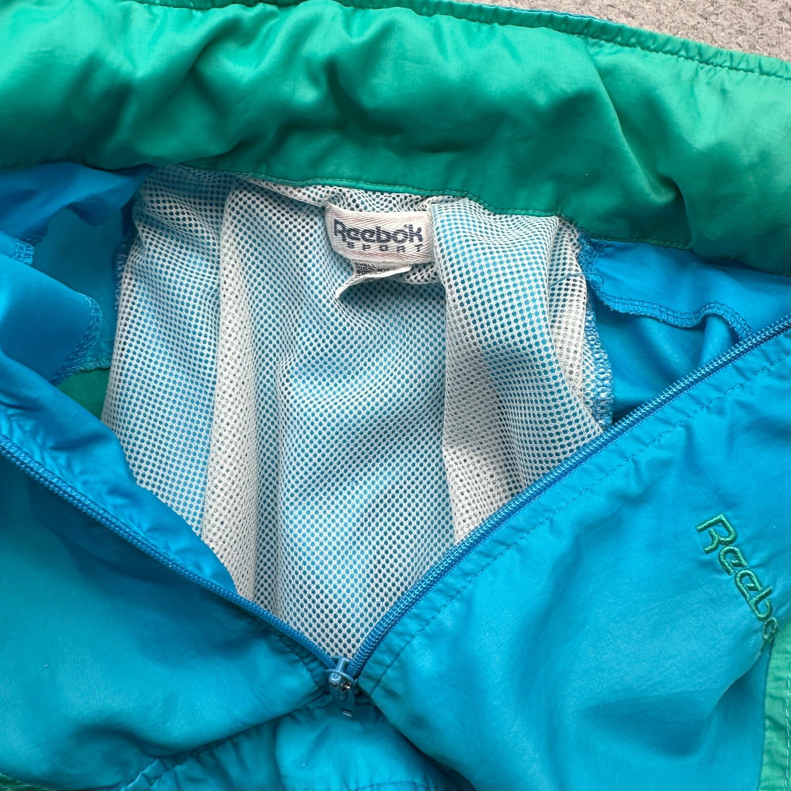 Reebok VTG 90s Reebok Sport Windbreaker Jacket Men Large Colorblock Size US L / EU 52-54 / 3 - 11 Thumbnail