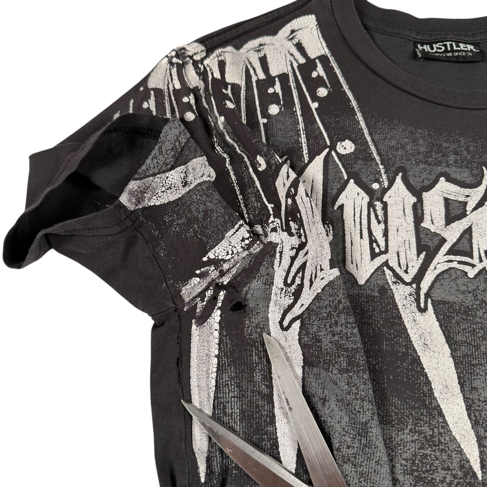 Vintage Vintage y2k Hustler Grunge Switchblade T-shirt Size US M / EU 48-50 / 2 - 6 Thumbnail