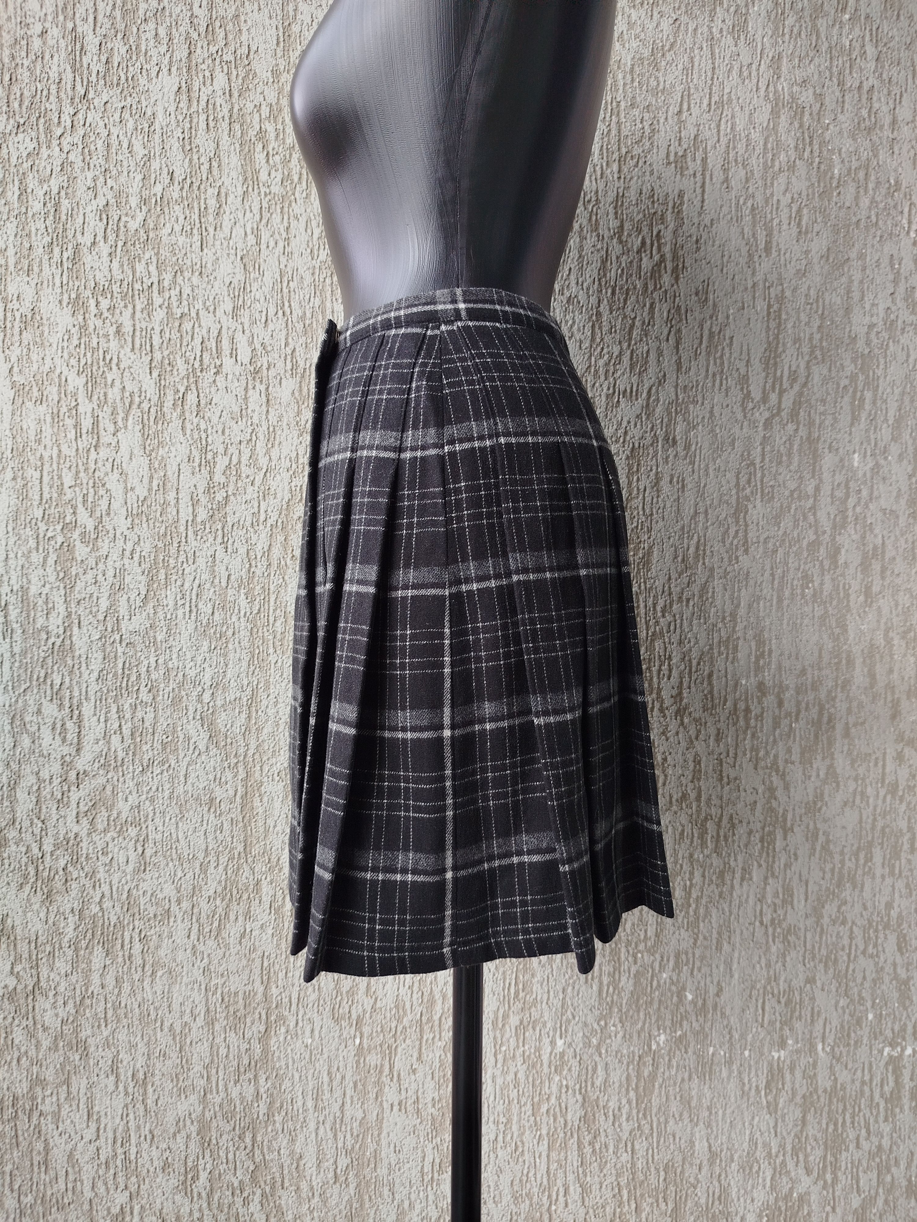 Fred Perry Wrap Skirt Kilt Plaid Pleated Wool Tartan Vintage Italy 40/S Size 27" / US 4 / IT 40 - 7 Thumbnail