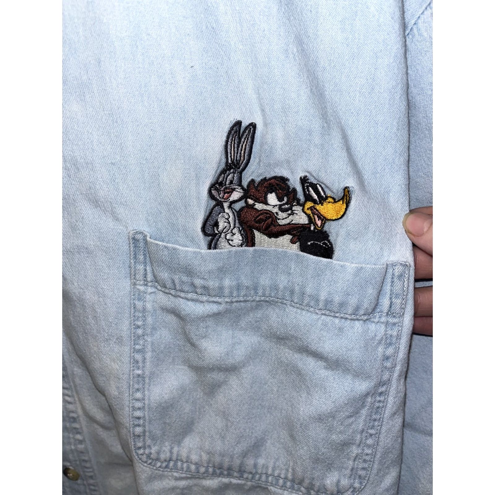 Vintage Vtg 90s Looney Tunes Embroidered Taz Daffy Bugs Light Blue L Button Down Shirt Size US L / EU 52-54 / 3 - 3 Thumbnail