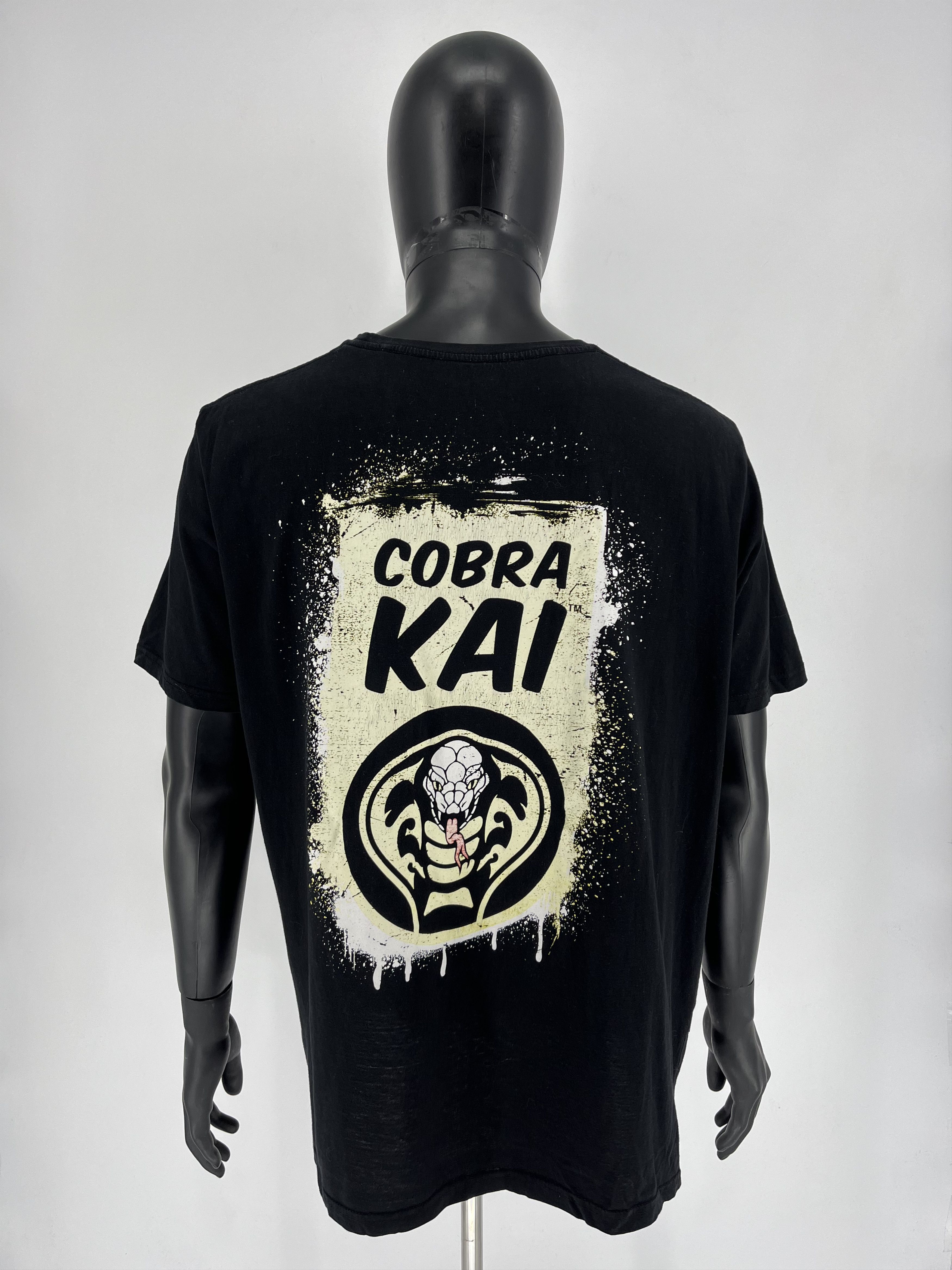 Universal Studios Vintage Cobra Kai The Karate Kids Movie Tv Series Tee Size US XL / EU 56 / 4 - 8 Thumbnail