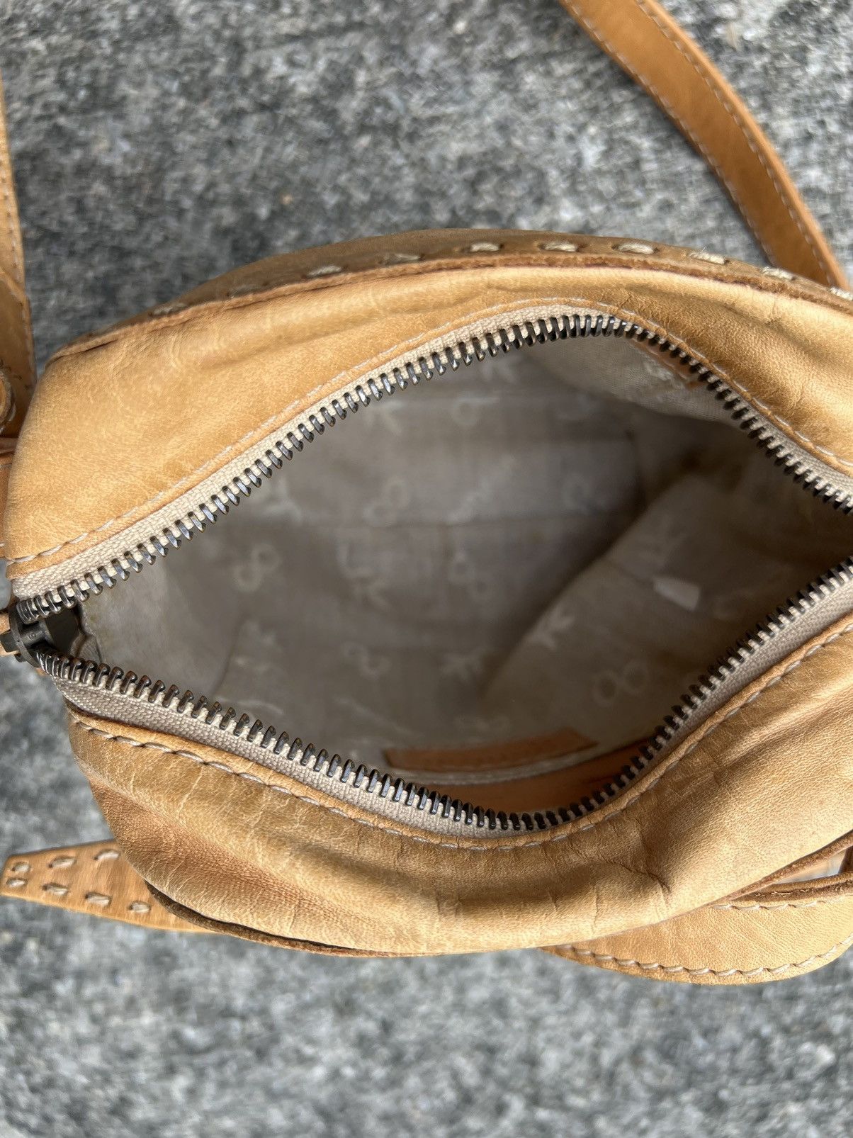 Leather Genten Japan Distressed Patina Leather Sling Bag Size ONE SIZE - 18 Thumbnail