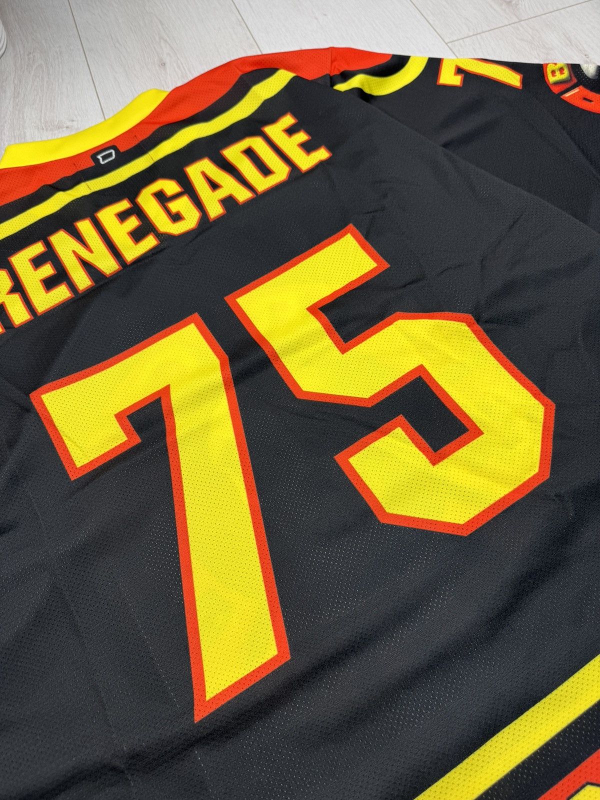 NHL Custom Owayo SC BG Baregraben Bern 75 RENEGADE Hockey Jersey Size US XL / EU 56 / 4 - 17 Thumbnail