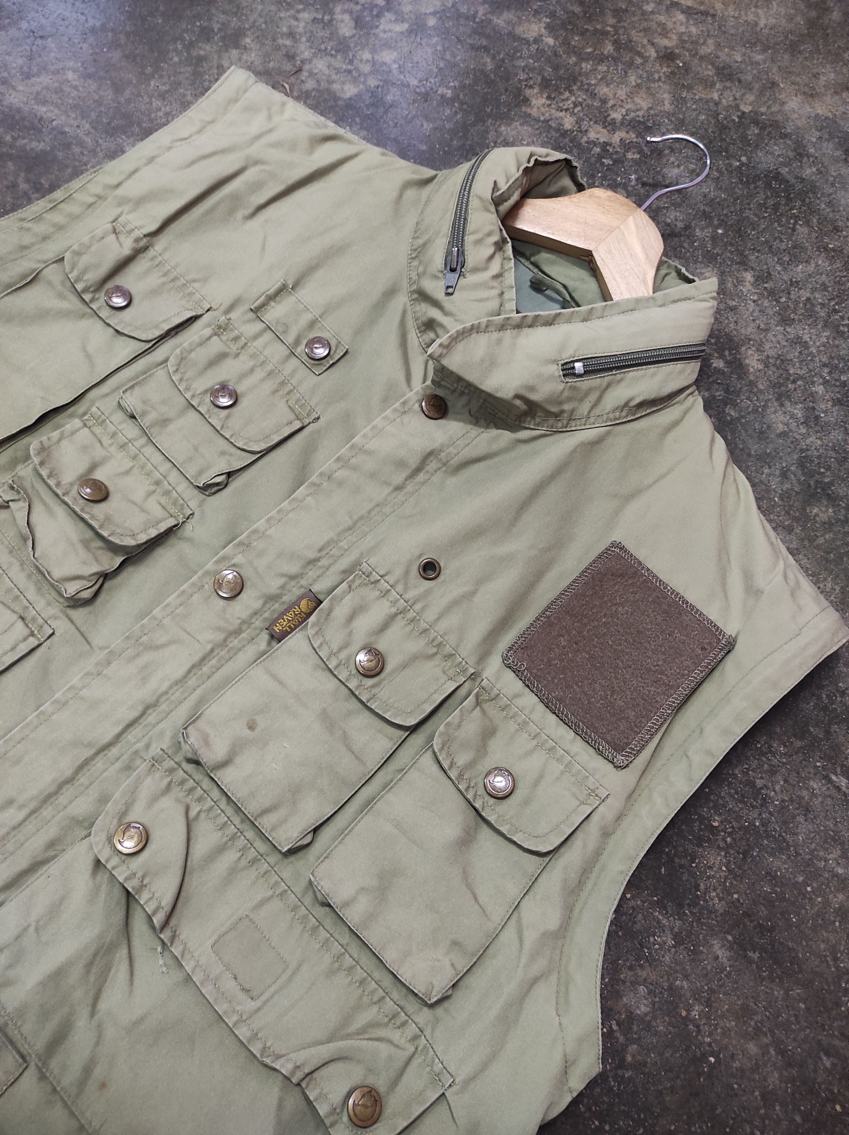 Fjallraven FJALLRAVEN TACTICAL MULTIPOCKET VEST JACKET HOODED Size US M / EU 48-50 / 2 - 3 Thumbnail