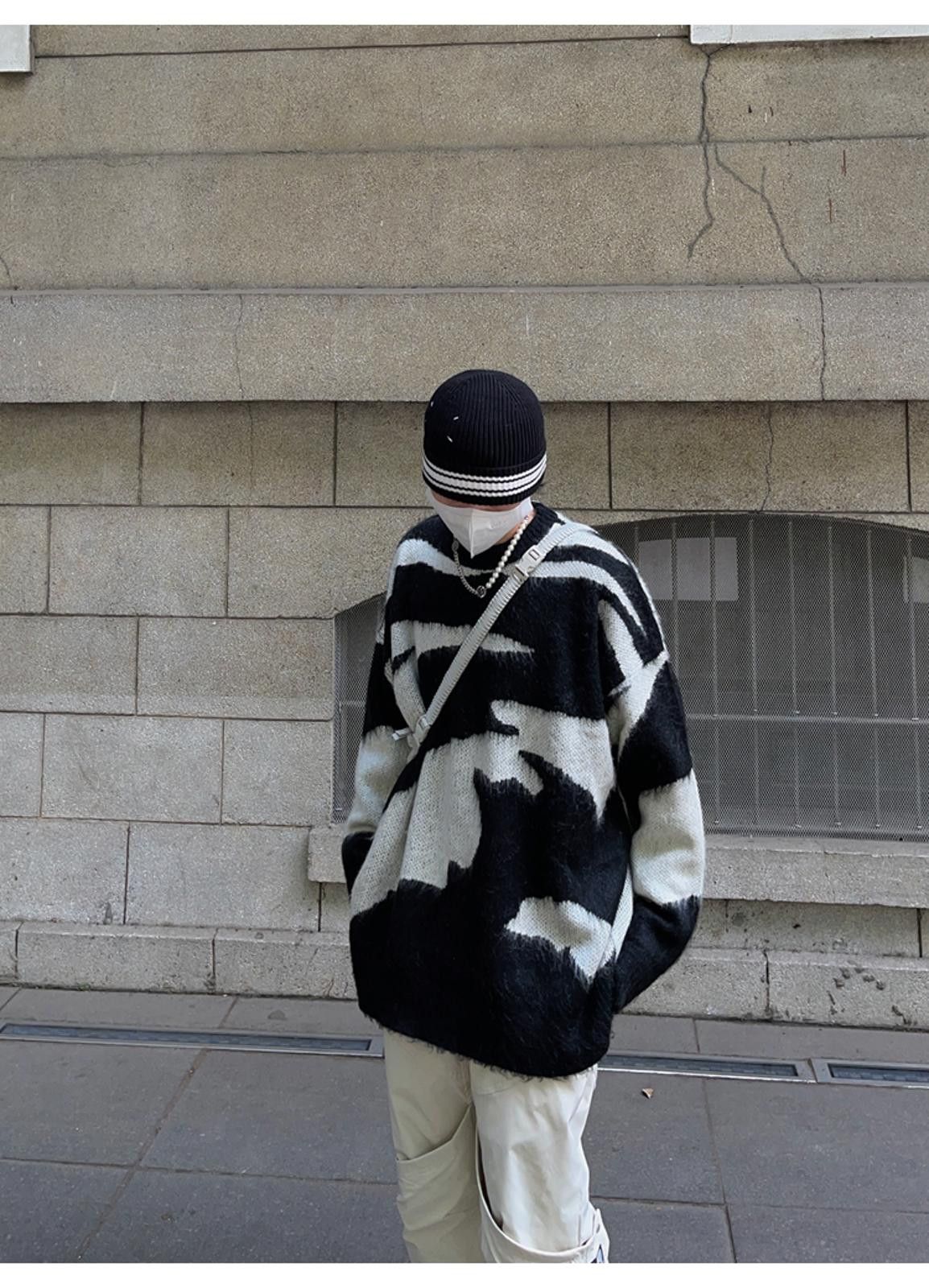 Vintage Patterned Oversized Black and White Sweater Size US L / EU 52-54 / 3 - 4 Thumbnail