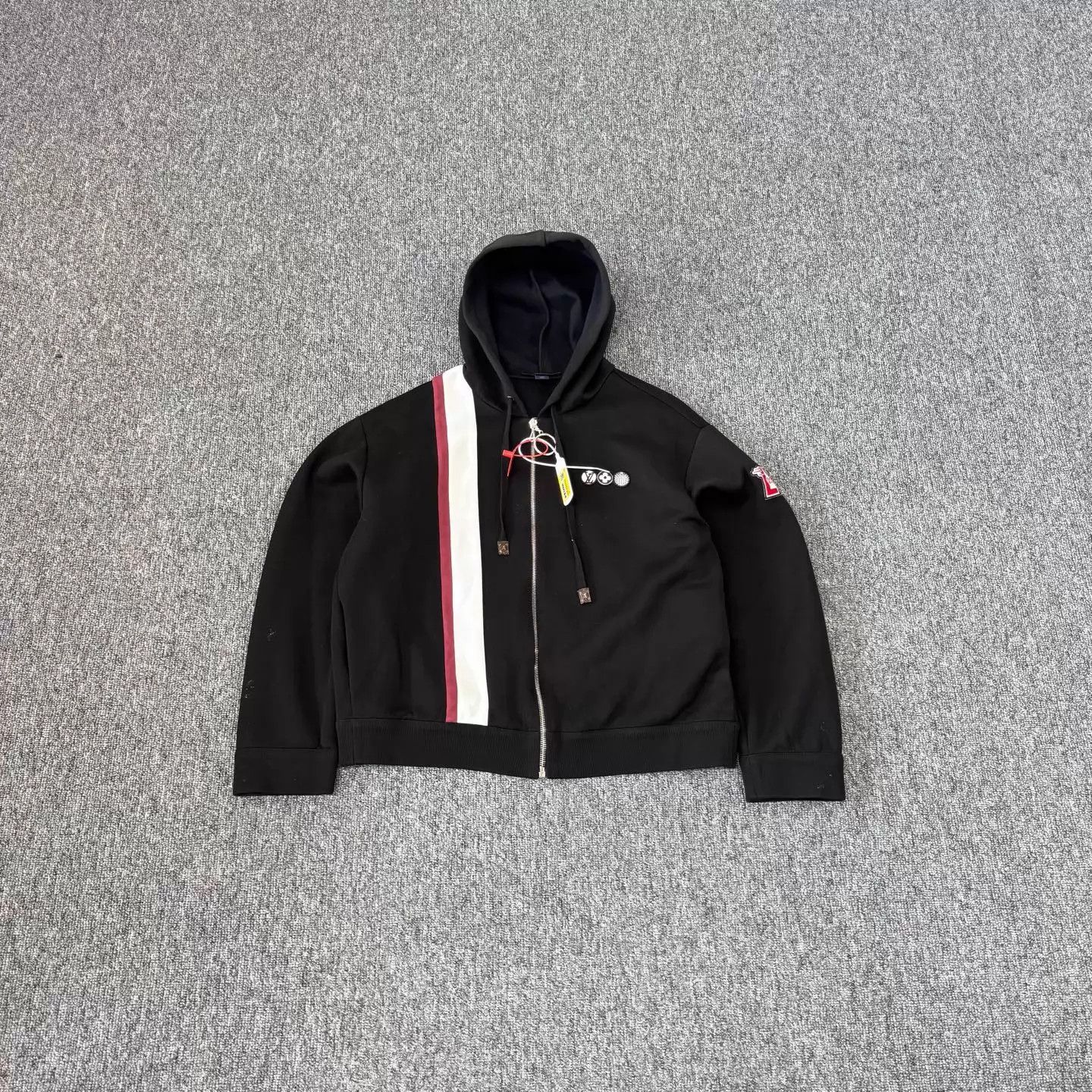 Louis Vuitton Louis Vuitton Three Flowers Hooded Zip-Up Jacket L 99 New Size US L / EU 52-54 / 3 - 1 Thumbnail