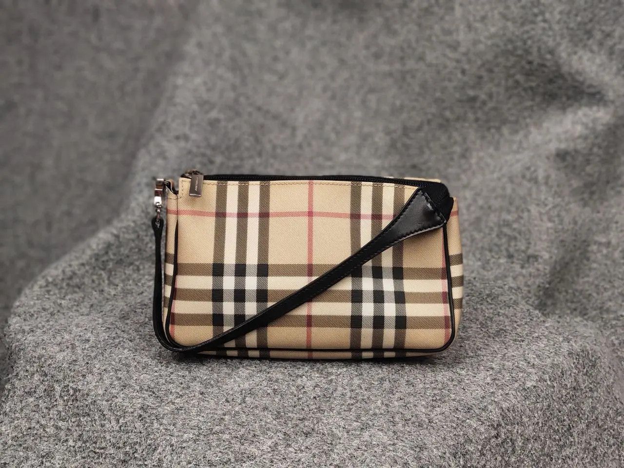 Burberry Vintage Nova Check Shoulder Crossbody Zip Mini Bag in Beige, Women's