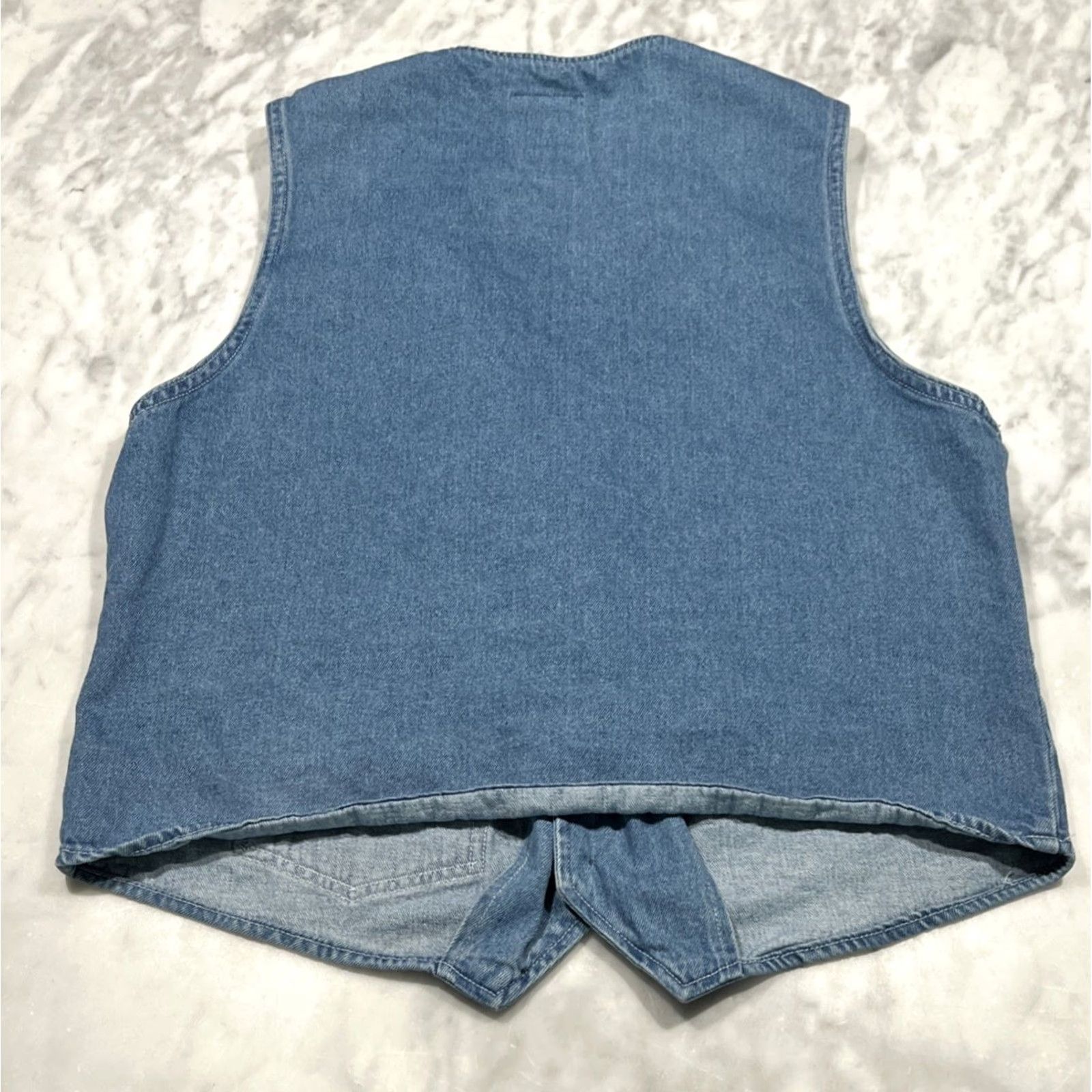 Vintage VINTAGE Looney Tunes Denim Vest Womens M Embroidered Bugs Bunny Tasmania Devil BOOM Denim Vest Women’s M Blue 90s Cartoon Womens Size M / US 6-8 / IT 42-44 - 6 Thumbnail