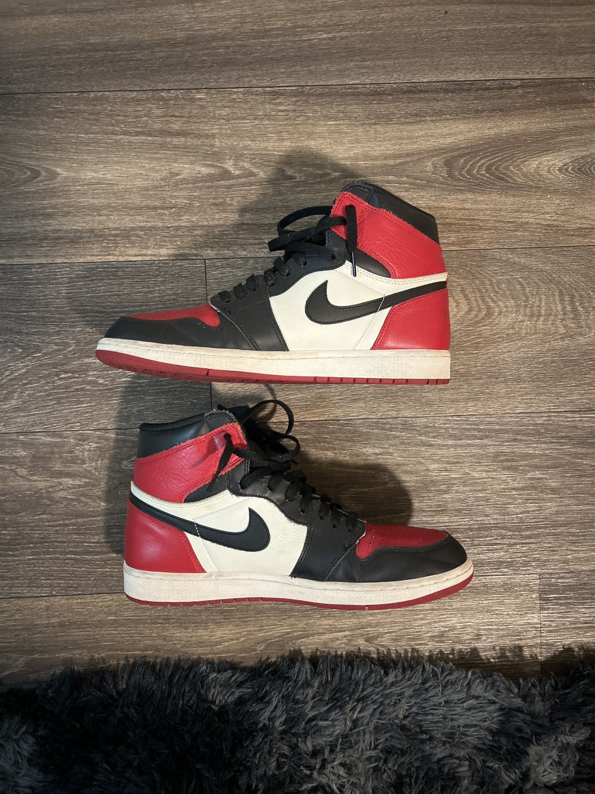 Jordan Brand Air Jordan 1 Retro High OG Bred Toe Size US 12.5 / EU 45-46 - 2 Thumbnail