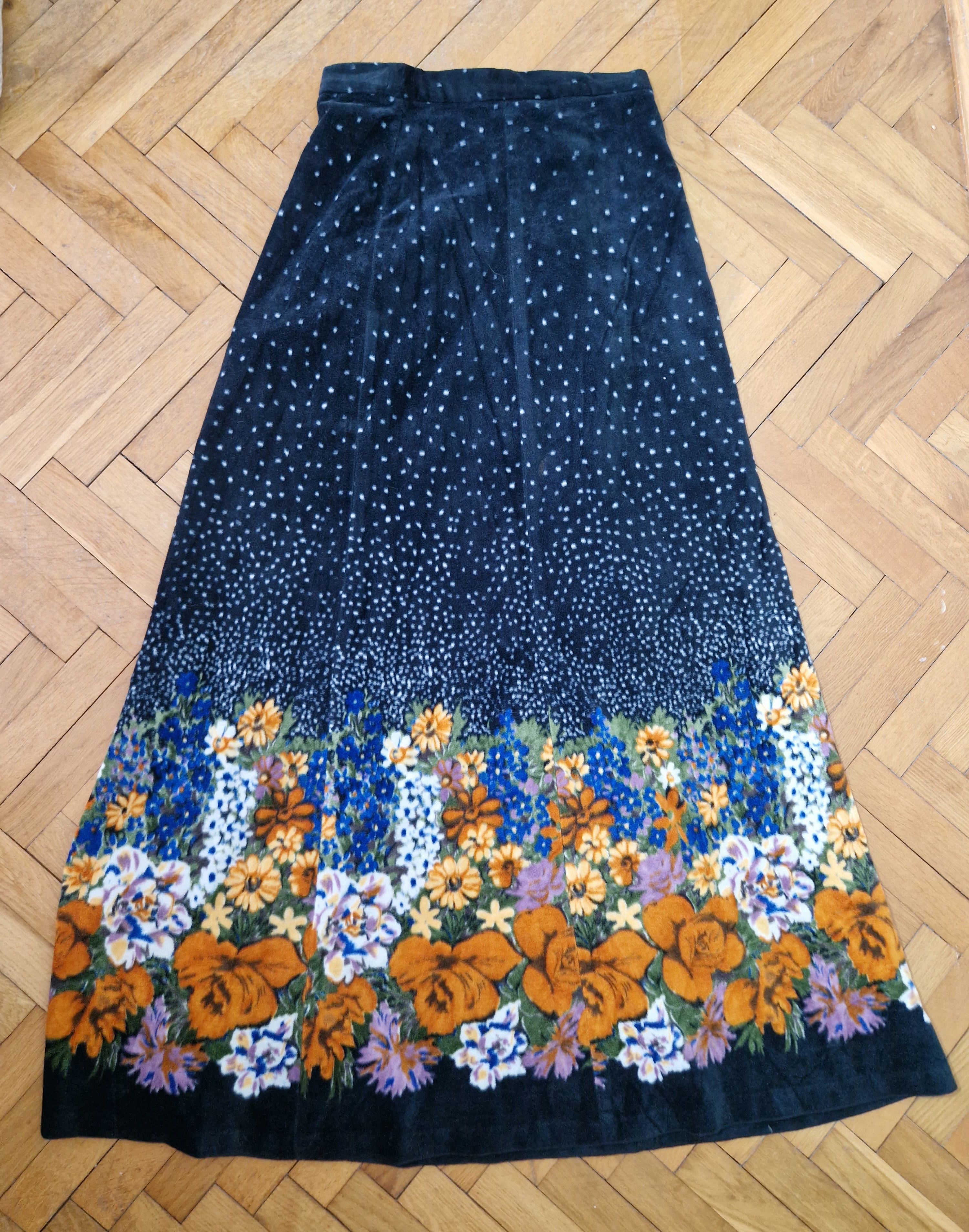 Japanese Brand × Vintage floral velvet maxi skirt vintage y2k japanese kenzo Size 26" / US 2 / IT 38 - 1 Thumbnail