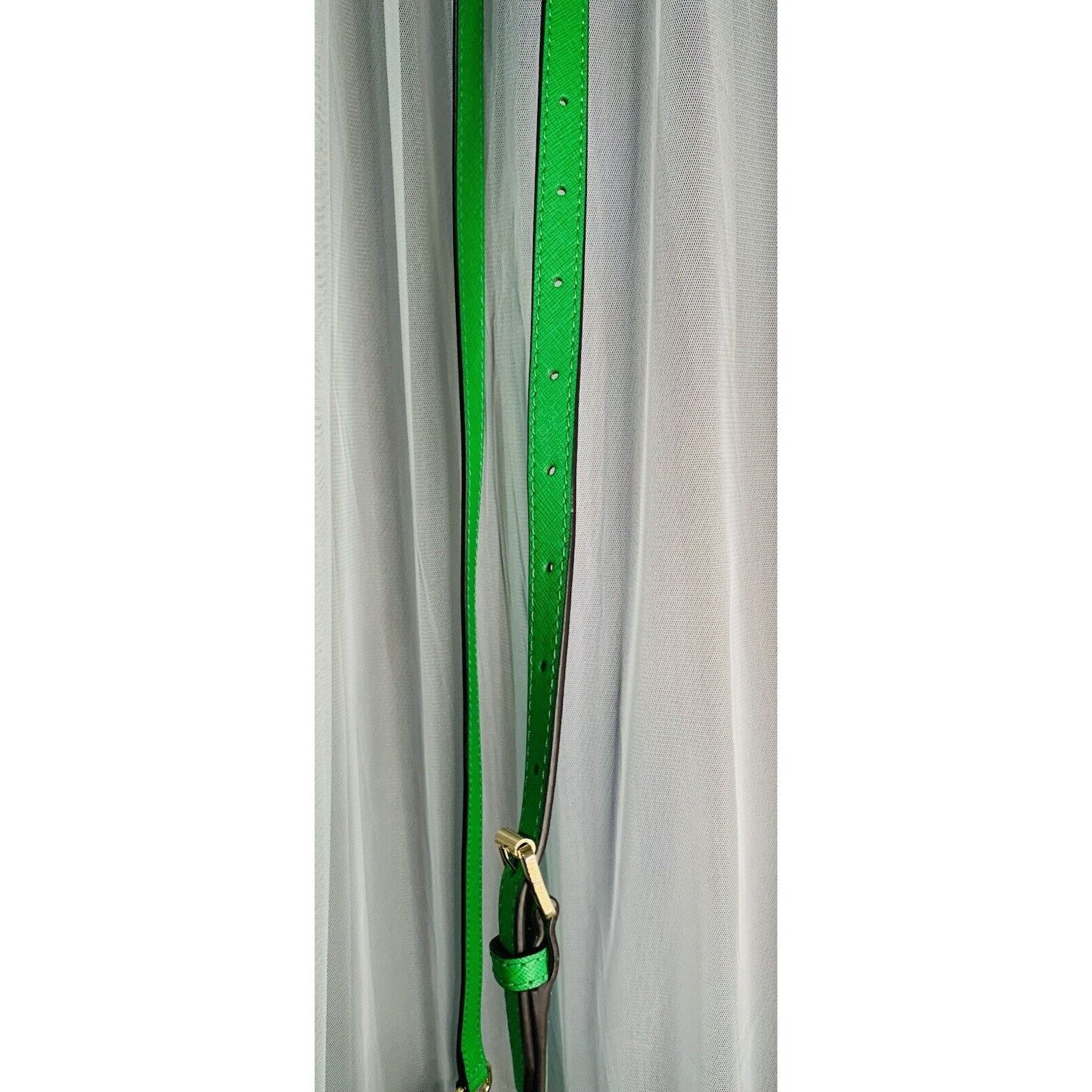 Michael Kors NWOT Michael Kors Dillon Green Palm STD MD Messenger Leather Size ONE SIZE - 18 Thumbnail