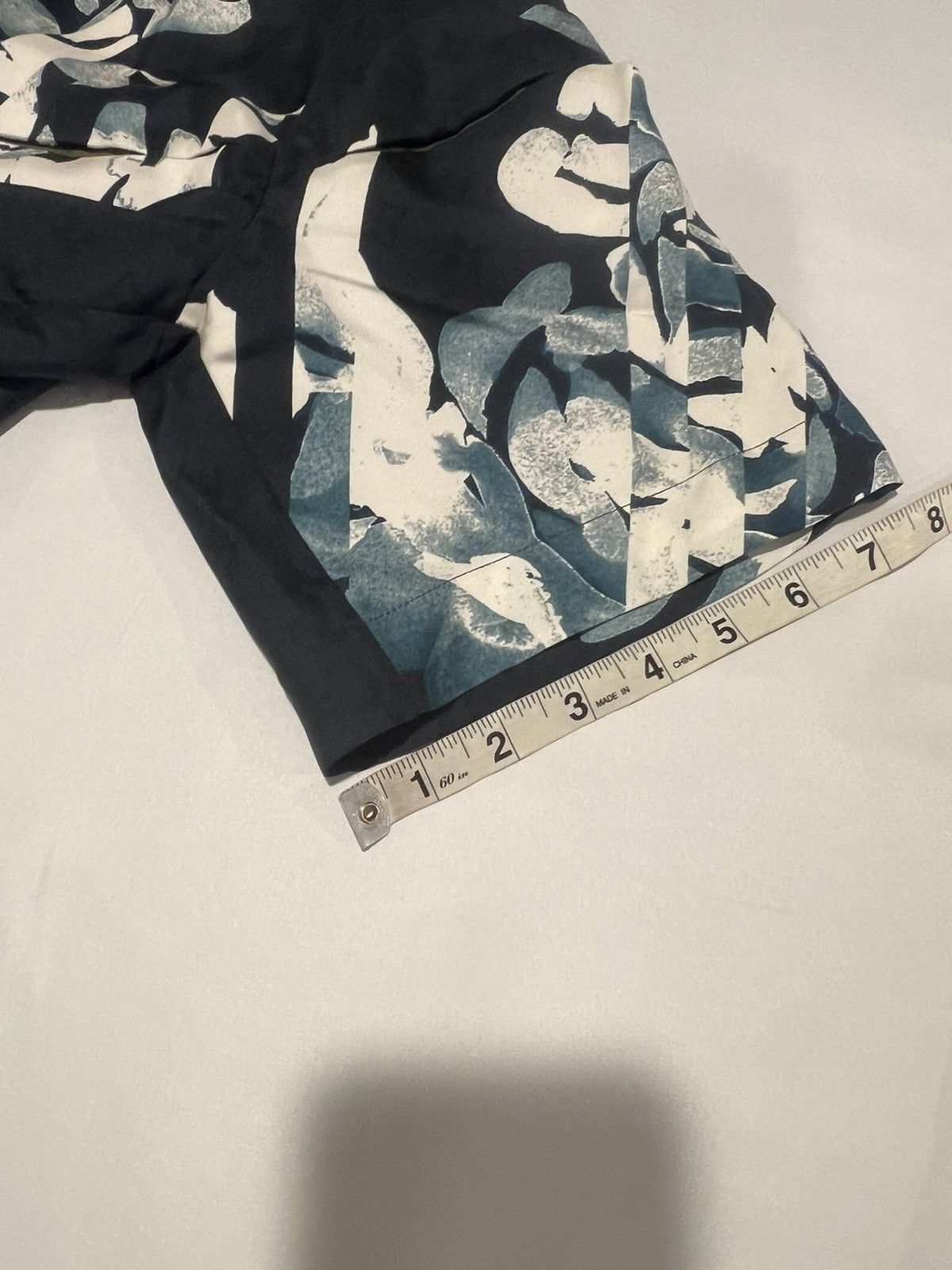 Louis Vuitton Louis Vuitton men’s monogram oversized shirt. XS. $2100 Size US XS / EU 42 / 0 - 9 Thumbnail
