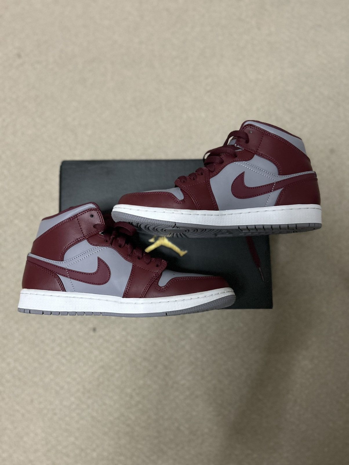 Jordan Brand Jordan 1 mid cherrywood Size US 8.5 / EU 41-42 - 3 Thumbnail