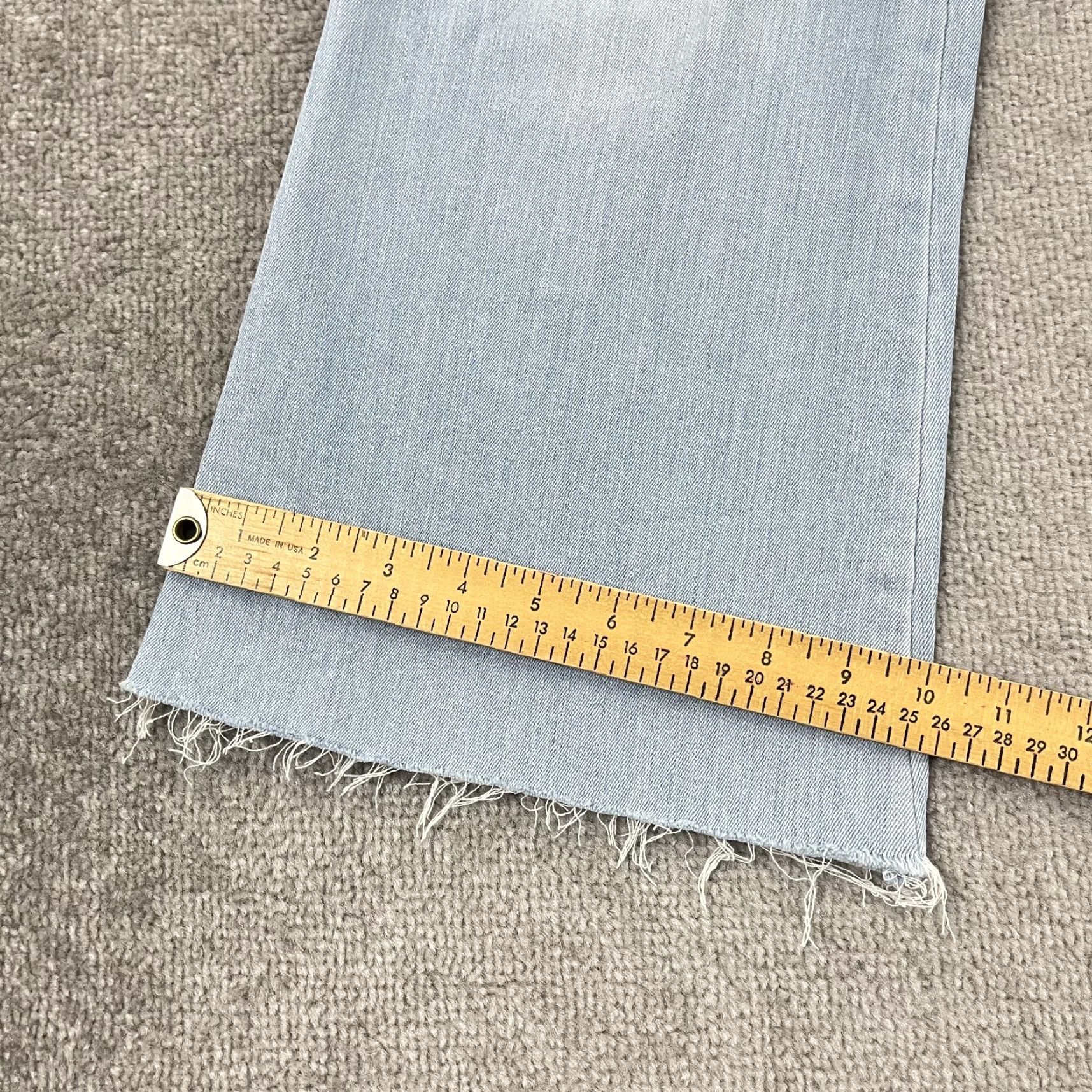 Spanx VINTAGE Spanx Jeans Womens Petite 1X Light Blue Denim Stretch Retro Pull On Raw Hem Pant Size 40" / US 18 - 6 Thumbnail