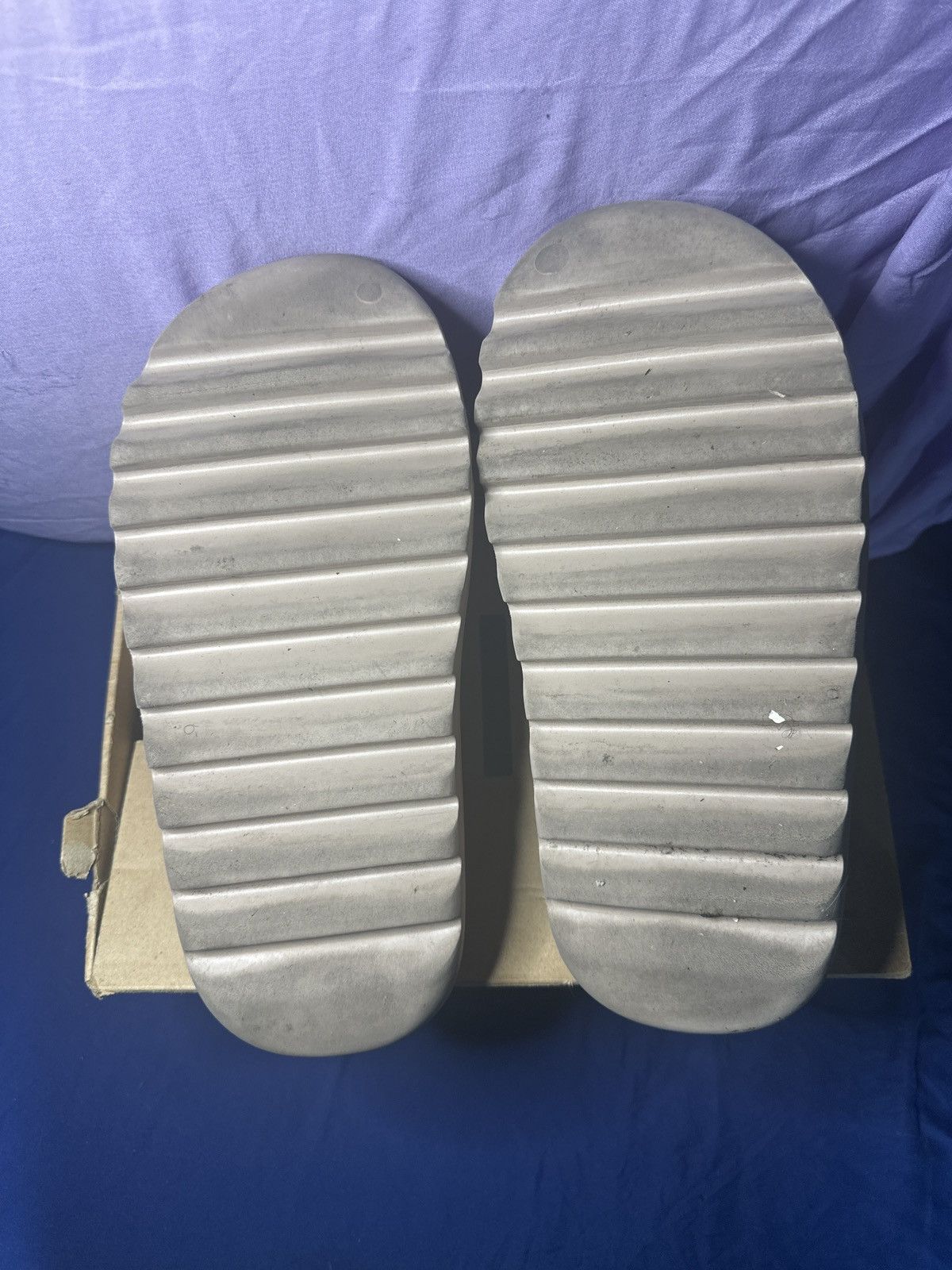 Yeezy Yeezy slides Size US 9 / EU 42 - 4 Thumbnail