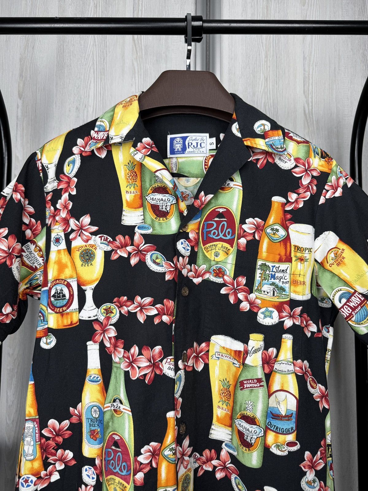 Other RJC Big Wave Pale Ale Beer Men's Hawaiian Shirt size S Size US S / EU 44-46 / 1 - 3 Thumbnail